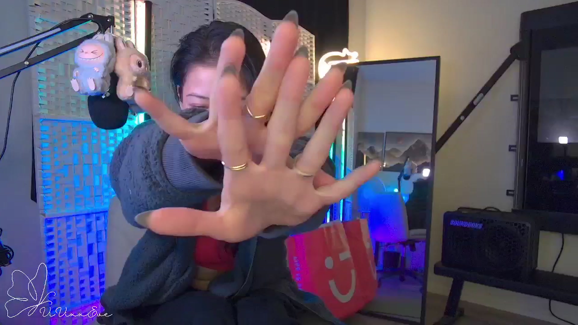 Gallery image thumbnail from Vivixxeve's myfreecams stream on, 10/01/2025, 04:49 image 1 of 20