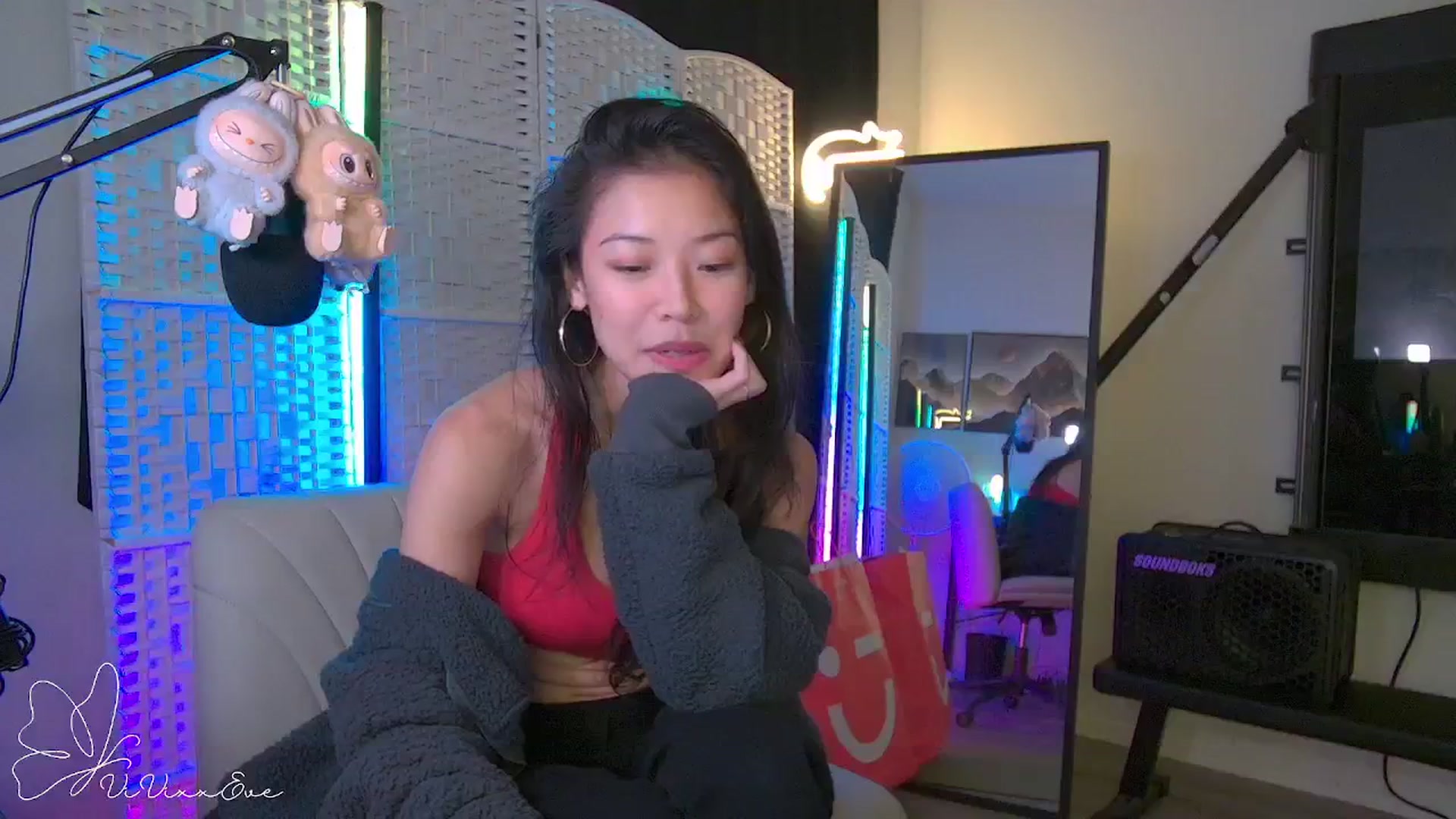 Gallery image thumbnail from Vivixxeve's myfreecams stream on, 10/01/2025, 04:49 image 12 of 20