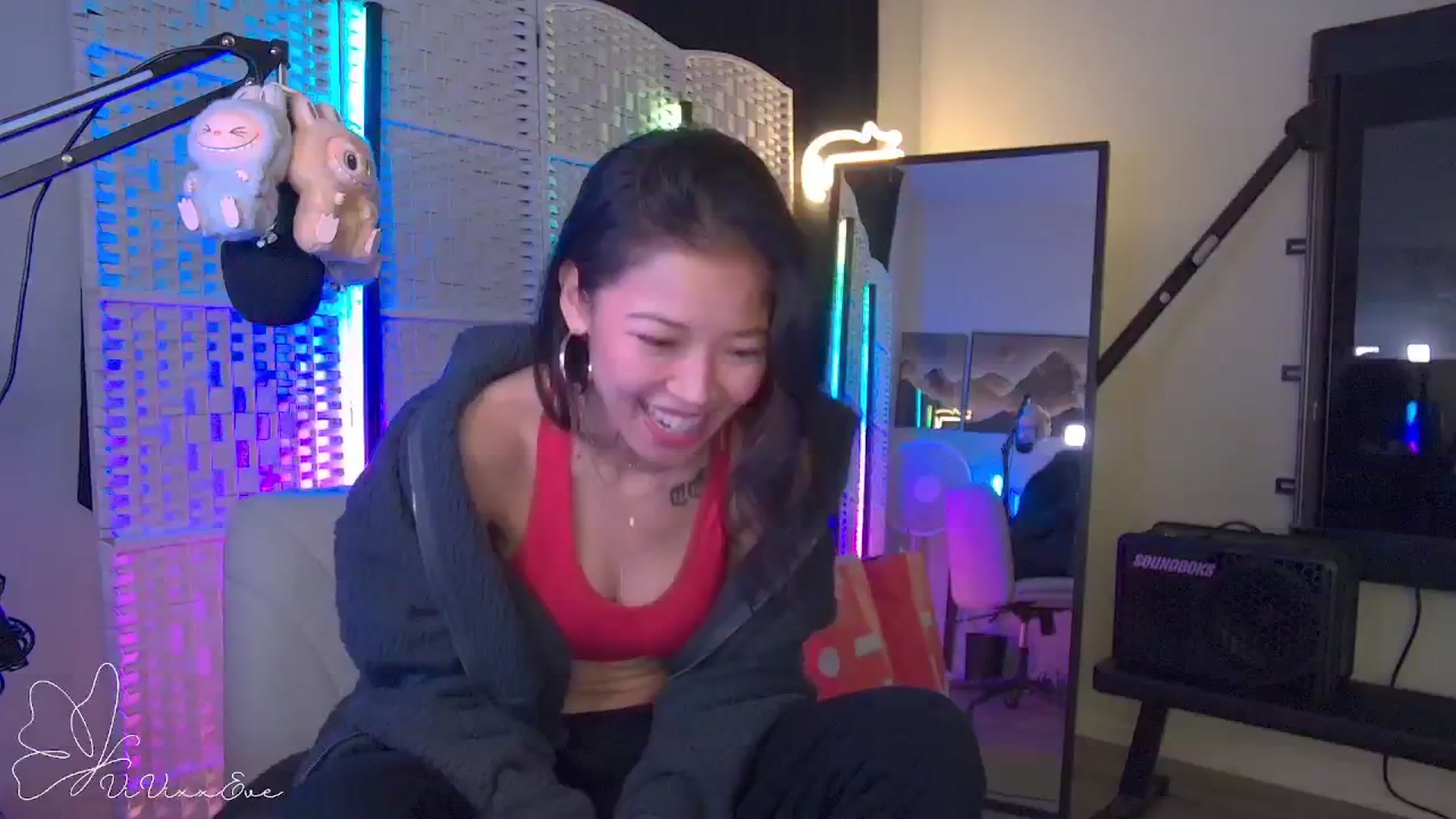 Gallery image thumbnail from Vivixxeve's myfreecams stream on, 10/01/2025, 04:49 image 5 of 20