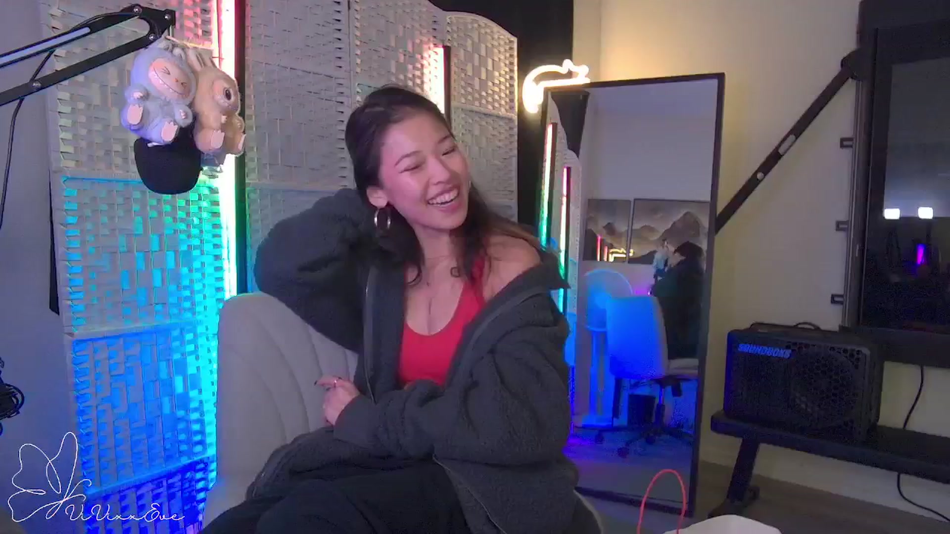 Gallery image thumbnail from Vivixxeve's myfreecams stream on, 10/01/2025, 06:54 image 1 of 20