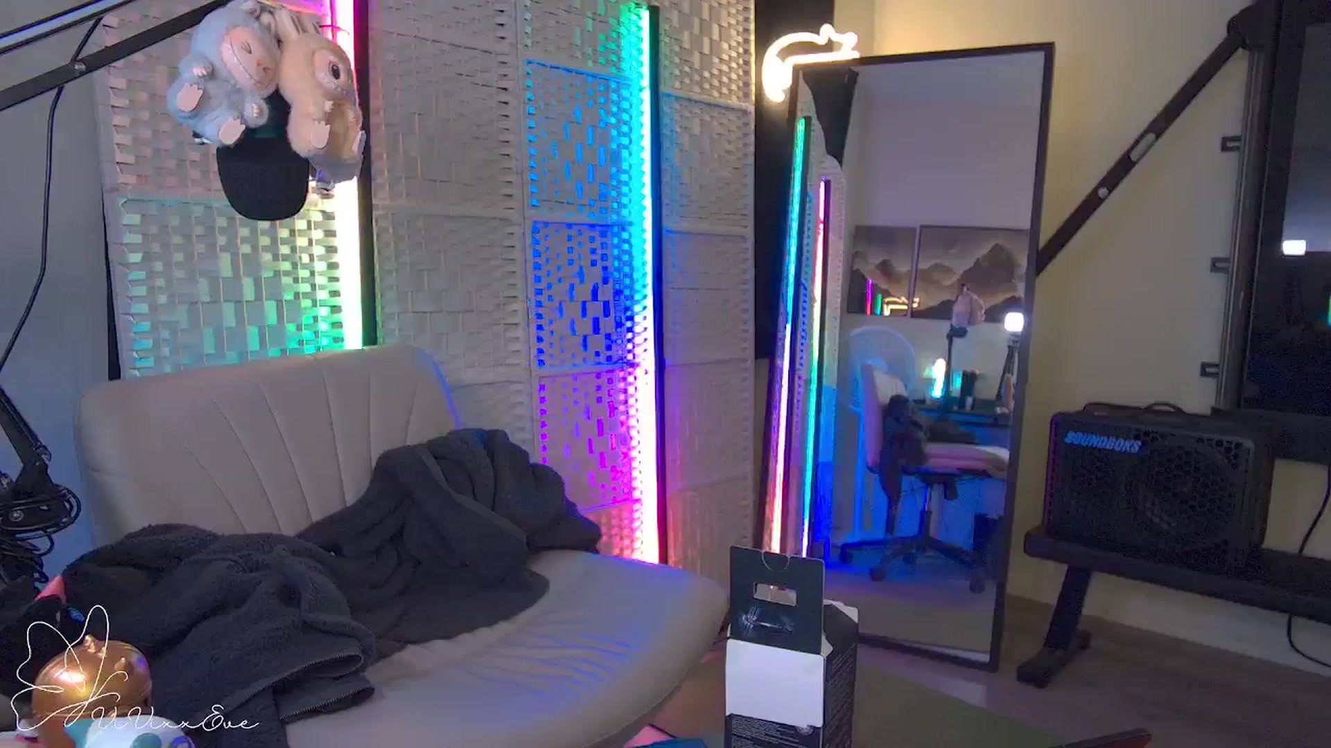 Gallery image thumbnail from Vivixxeve's myfreecams stream on, 10/01/2025, 06:54 image 14 of 20