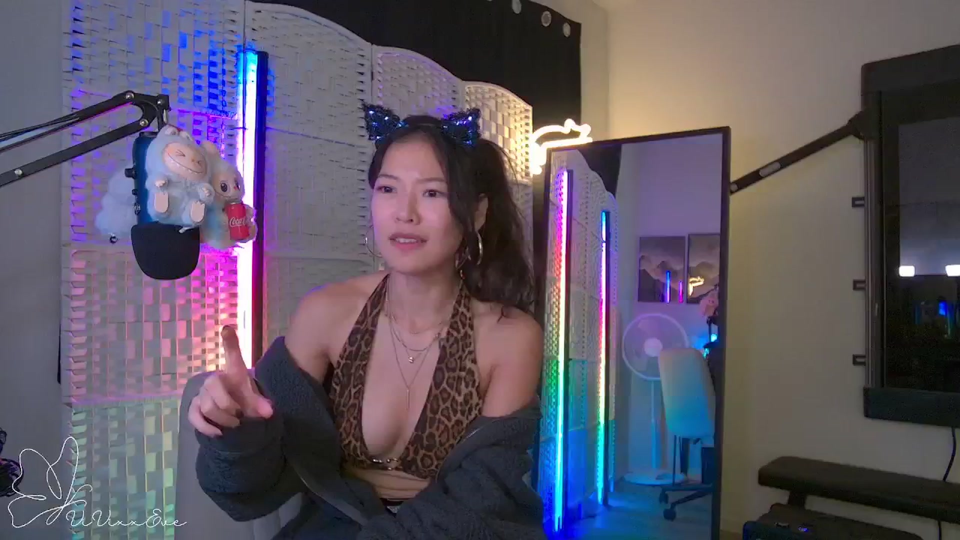 Gallery image thumbnail from Vivixxeve's myfreecams stream on, 10/02/2025, 05:32 image 16 of 20
