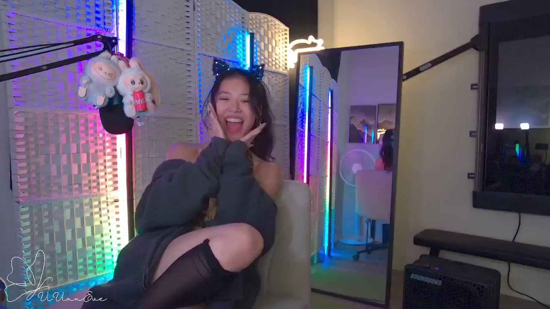 Gallery image thumbnail from Vivixxeve's myfreecams stream on, 10/02/2025, 05:32 image 2 of 20