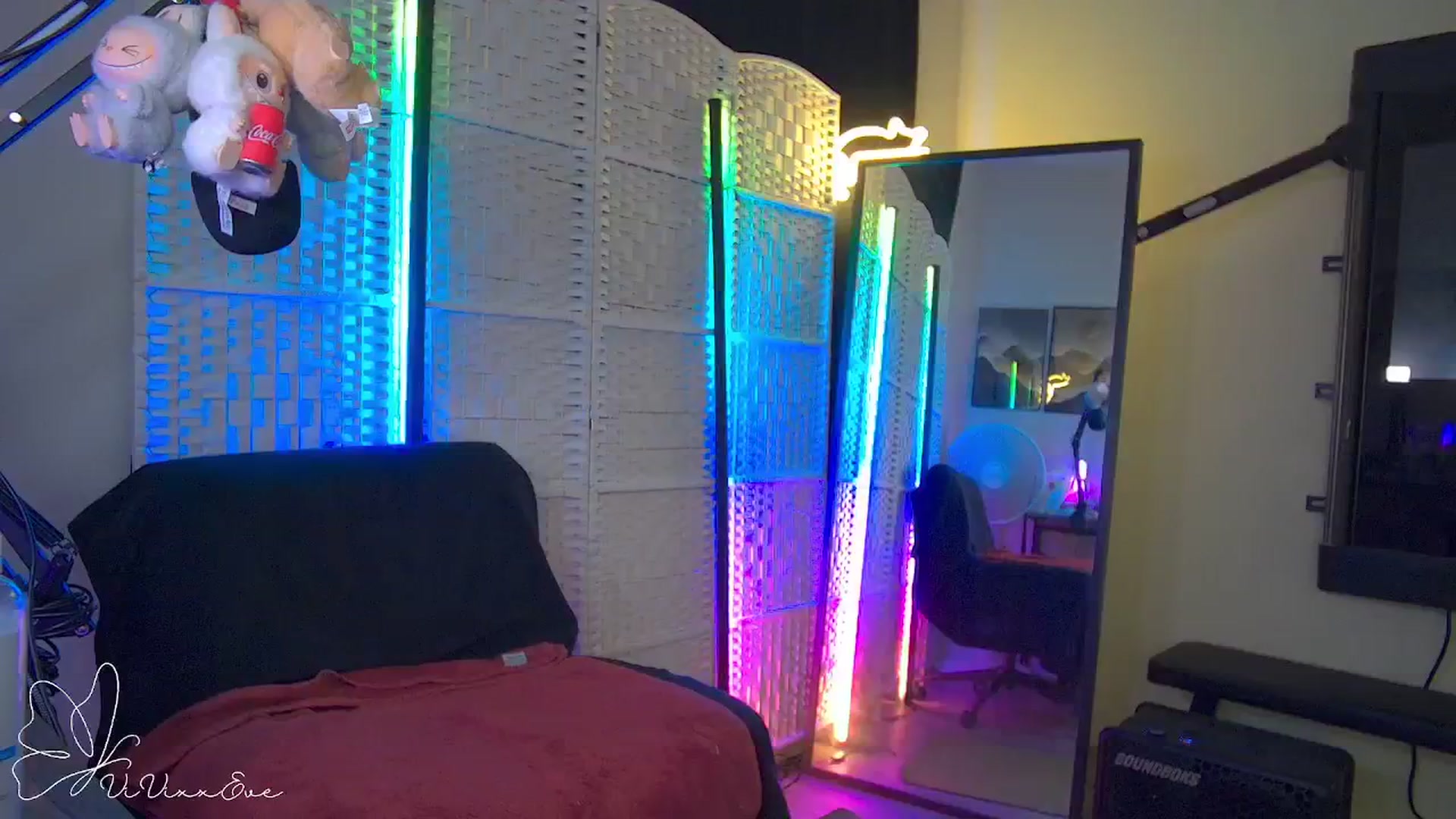 Gallery image thumbnail from Vivixxeve's myfreecams stream on, 10/07/2025, 05:21 image 1 of 20