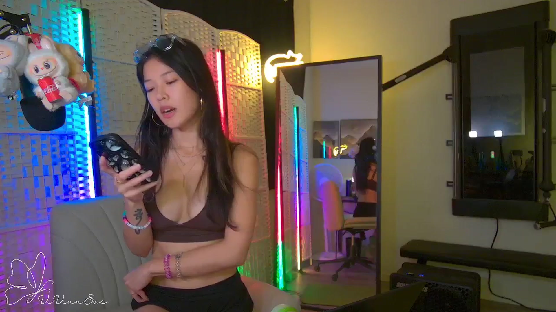 Gallery image thumbnail from Vivixxeve's myfreecams stream on, 10/09/2025, 02:03 image 9 of 20
