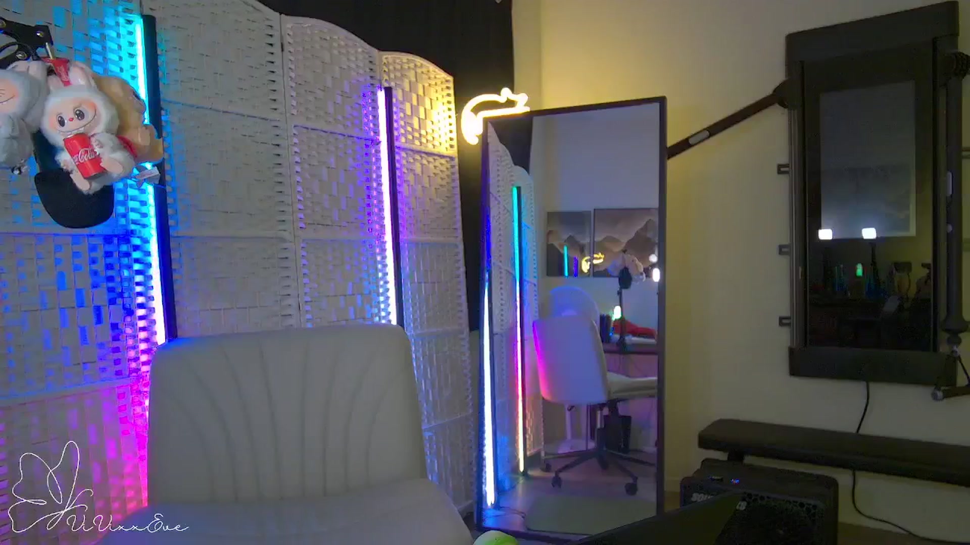 Gallery image thumbnail from Vivixxeve's myfreecams stream on, 10/09/2025, 02:03 image 8 of 20