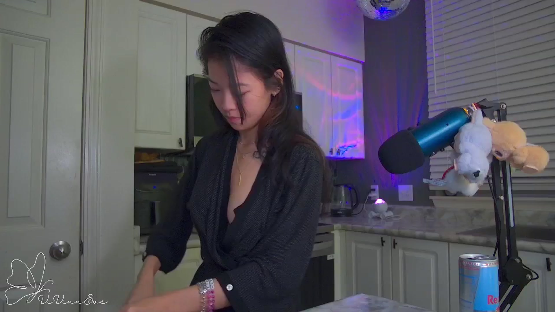 Gallery image thumbnail from Vivixxeve's myfreecams stream on, 10/10/2025, 03:41 image 6 of 20