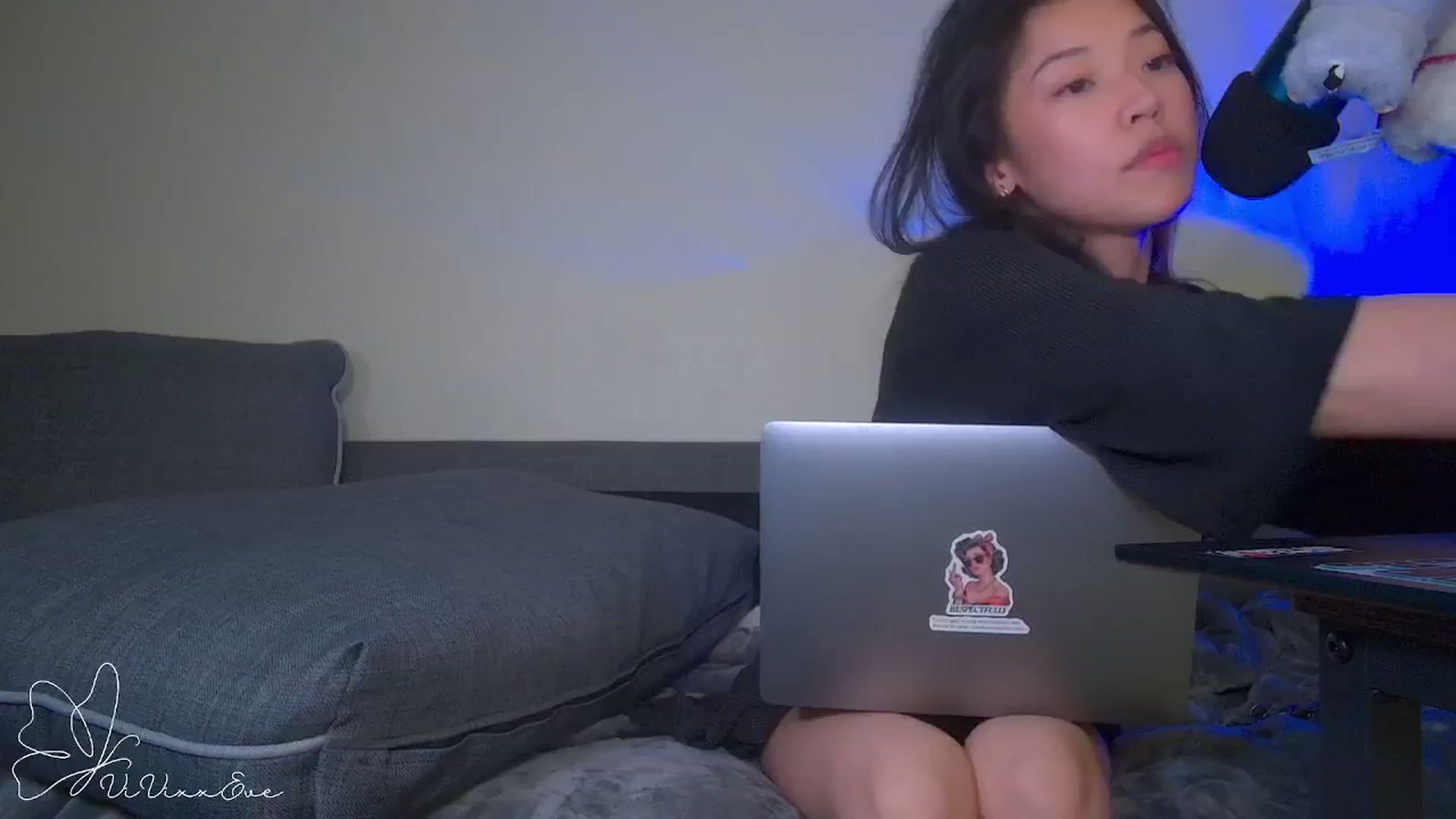 Gallery image thumbnail from Vivixxeve's myfreecams stream on, 10/10/2025, 05:05 image 5 of 20