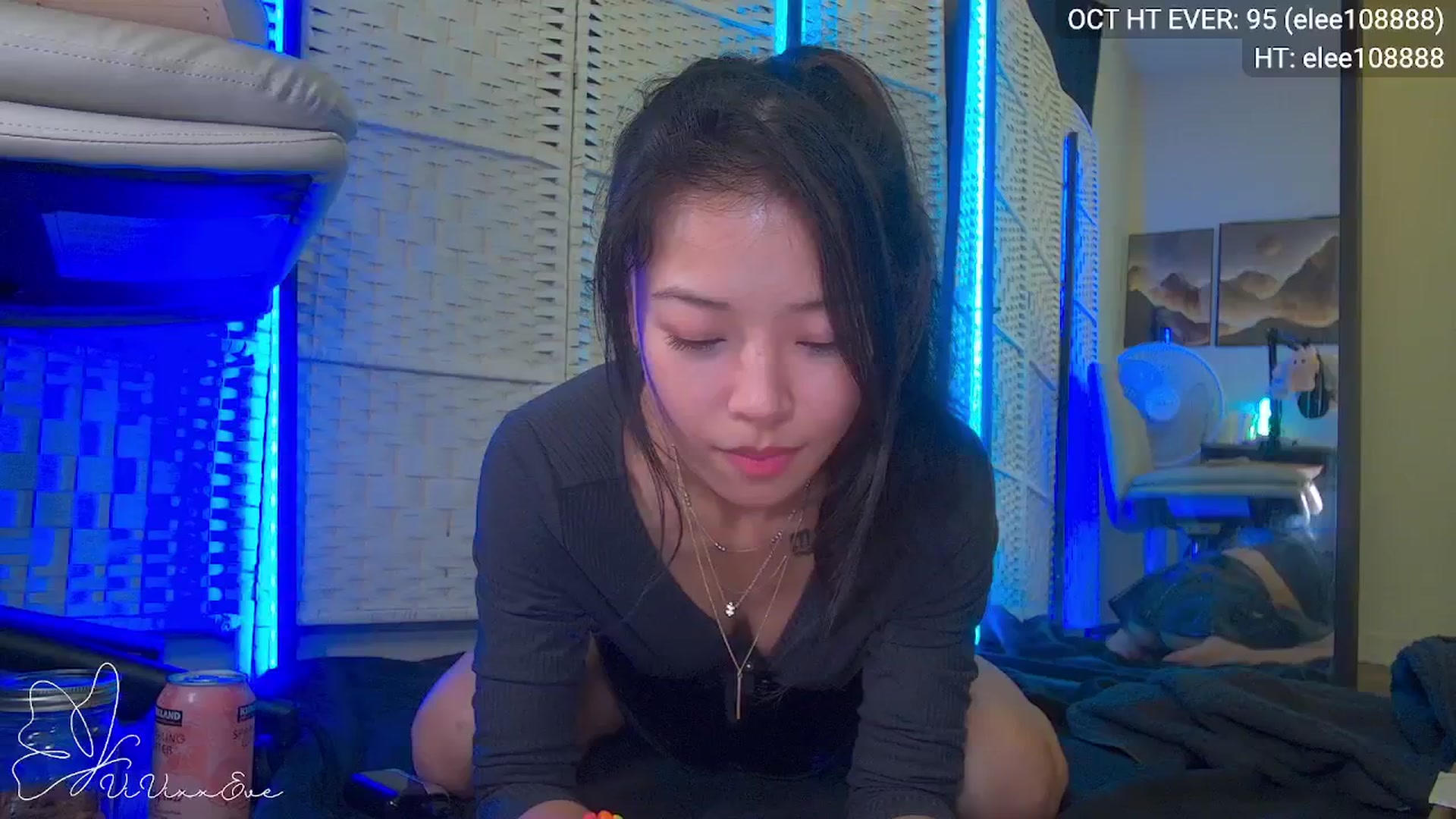 Gallery image thumbnail from Vivixxeve's myfreecams stream on, 10/13/2025, 07:10 image 11 of 20