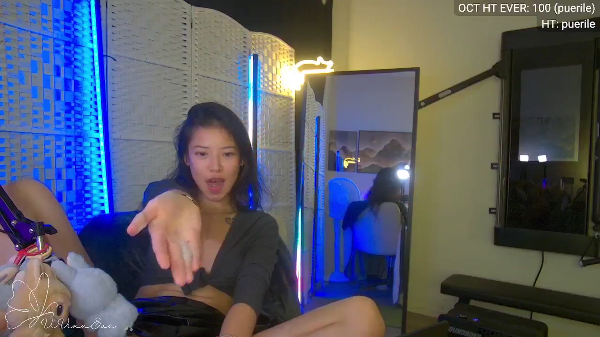 Gallery image thumbnail from Vivixxeve's myfreecams stream on, 10/13/2025, 07:10 image 15 of 20