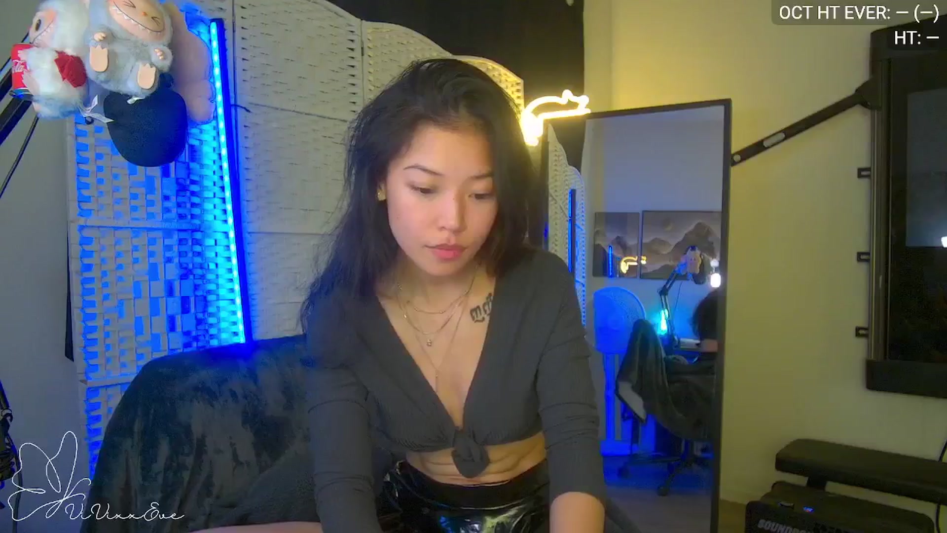 Gallery image thumbnail from Vivixxeve's myfreecams stream on, 10/13/2025, 07:10 image 2 of 20