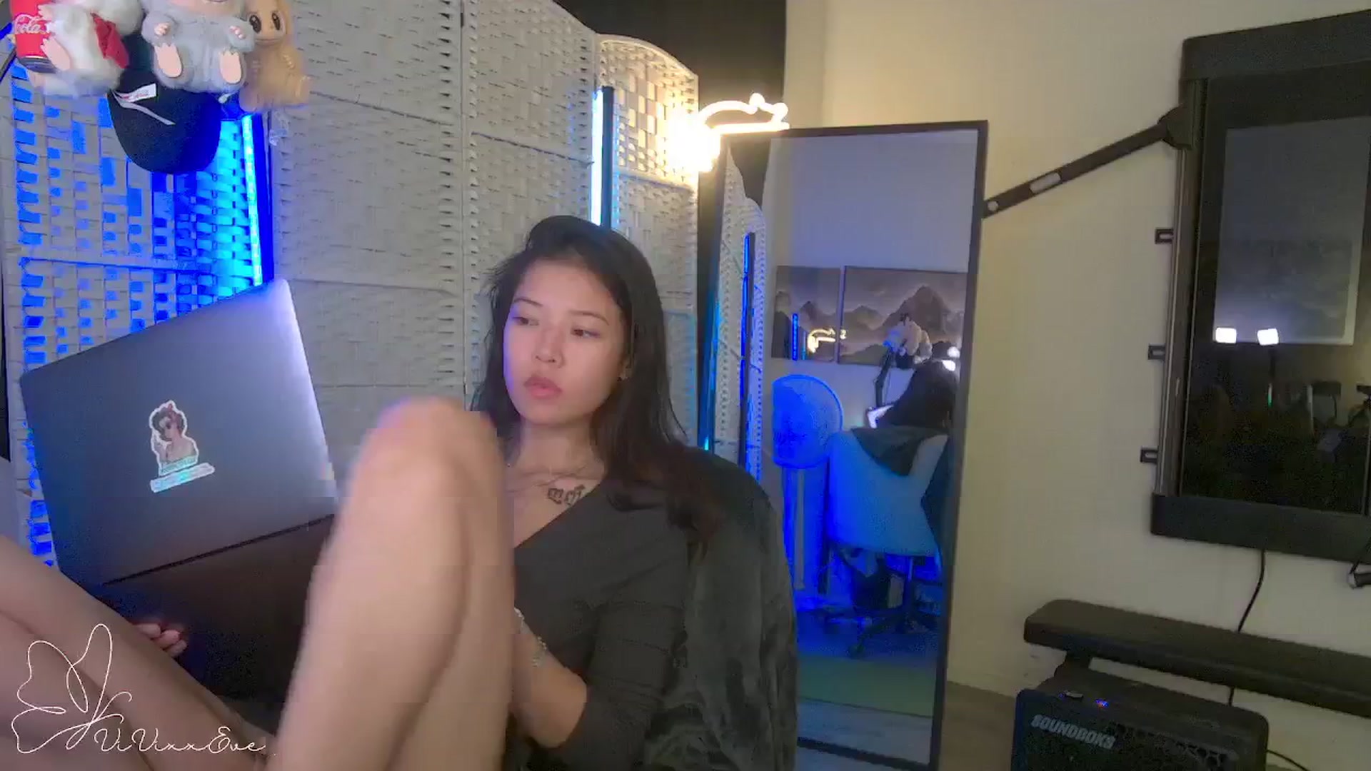 Gallery image thumbnail from Vivixxeve's myfreecams stream on, 10/13/2025, 09:17 image 2 of 20