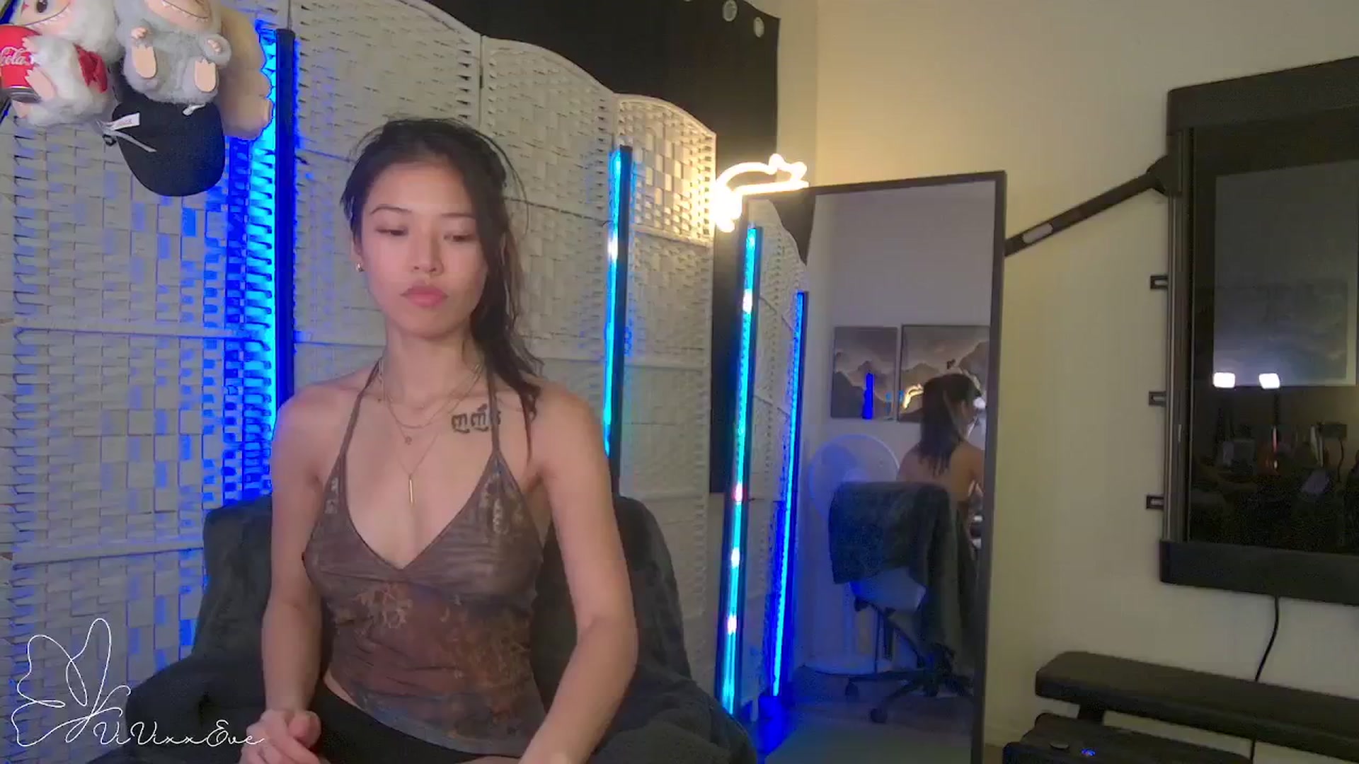 Gallery image thumbnail from Vivixxeve's myfreecams stream on, 10/14/2025, 07:32 image 11 of 20
