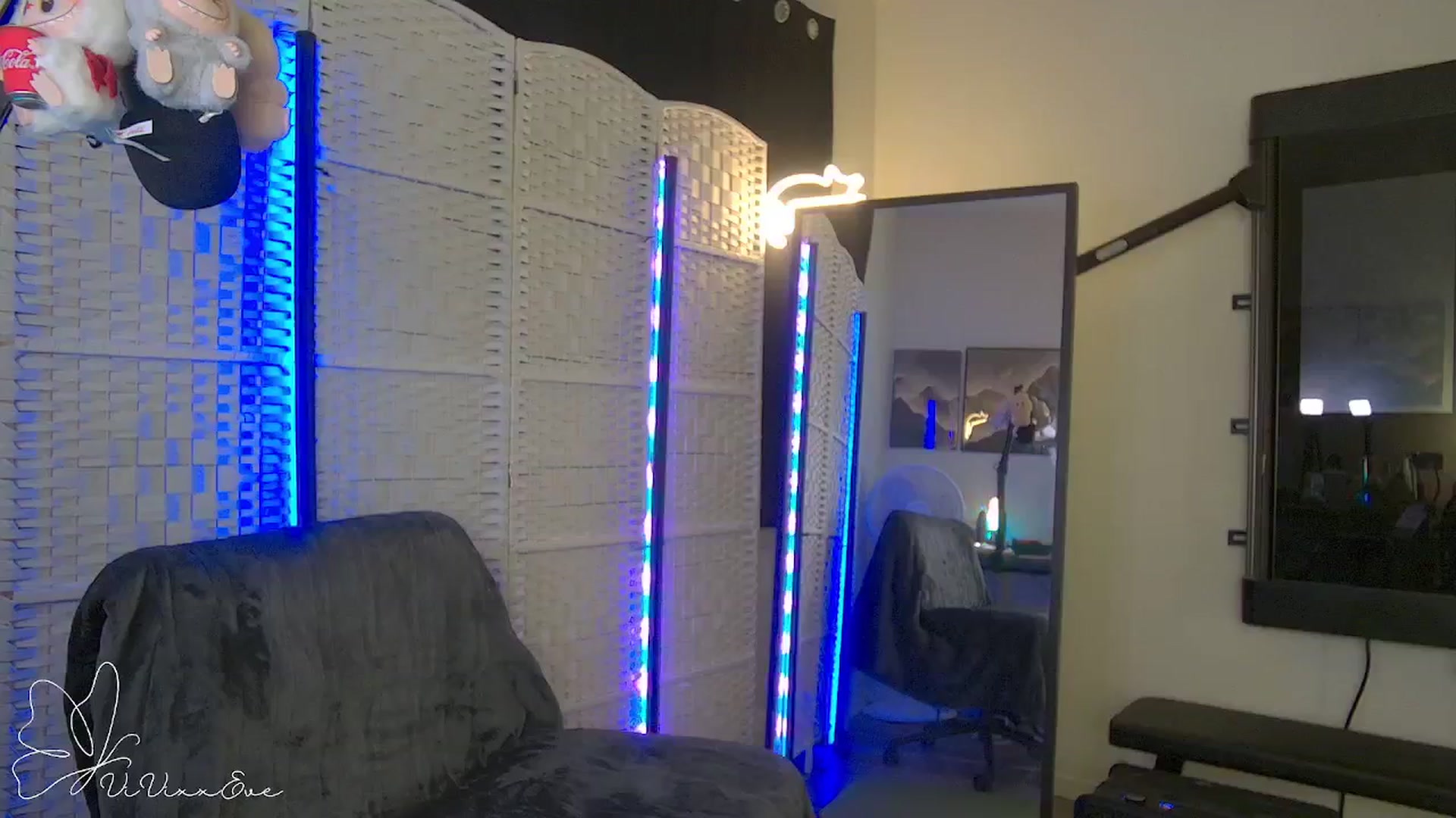Gallery image thumbnail from Vivixxeve's myfreecams stream on, 10/14/2025, 07:32 image 7 of 20