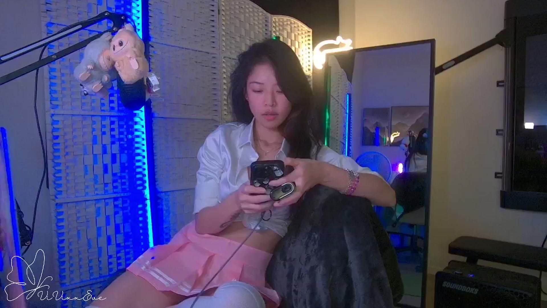 Gallery image thumbnail from Vivixxeve's myfreecams stream on, 10/15/2025, 07:53 image 14 of 20