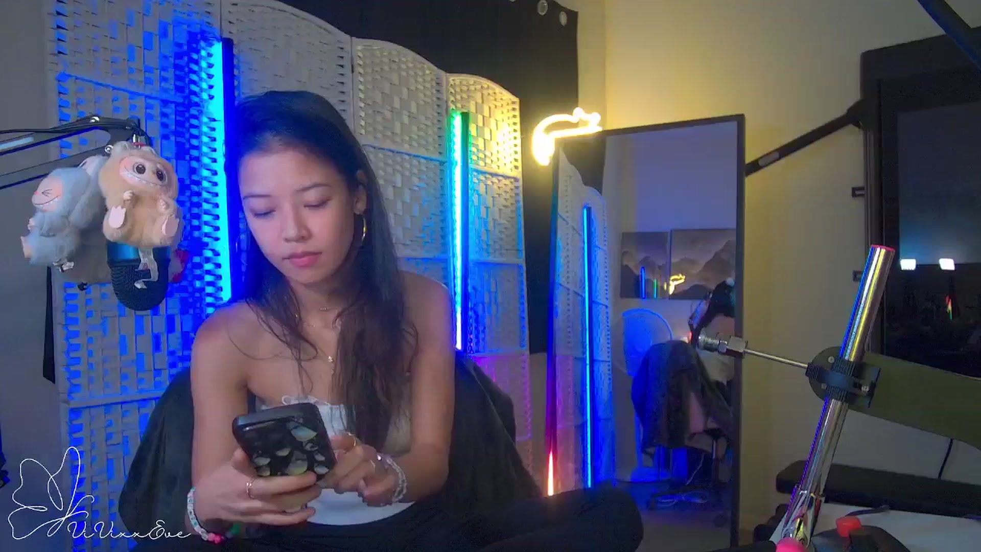 Gallery image thumbnail from Vivixxeve's myfreecams stream on, 10/18/2025, 06:20 image 7 of 20