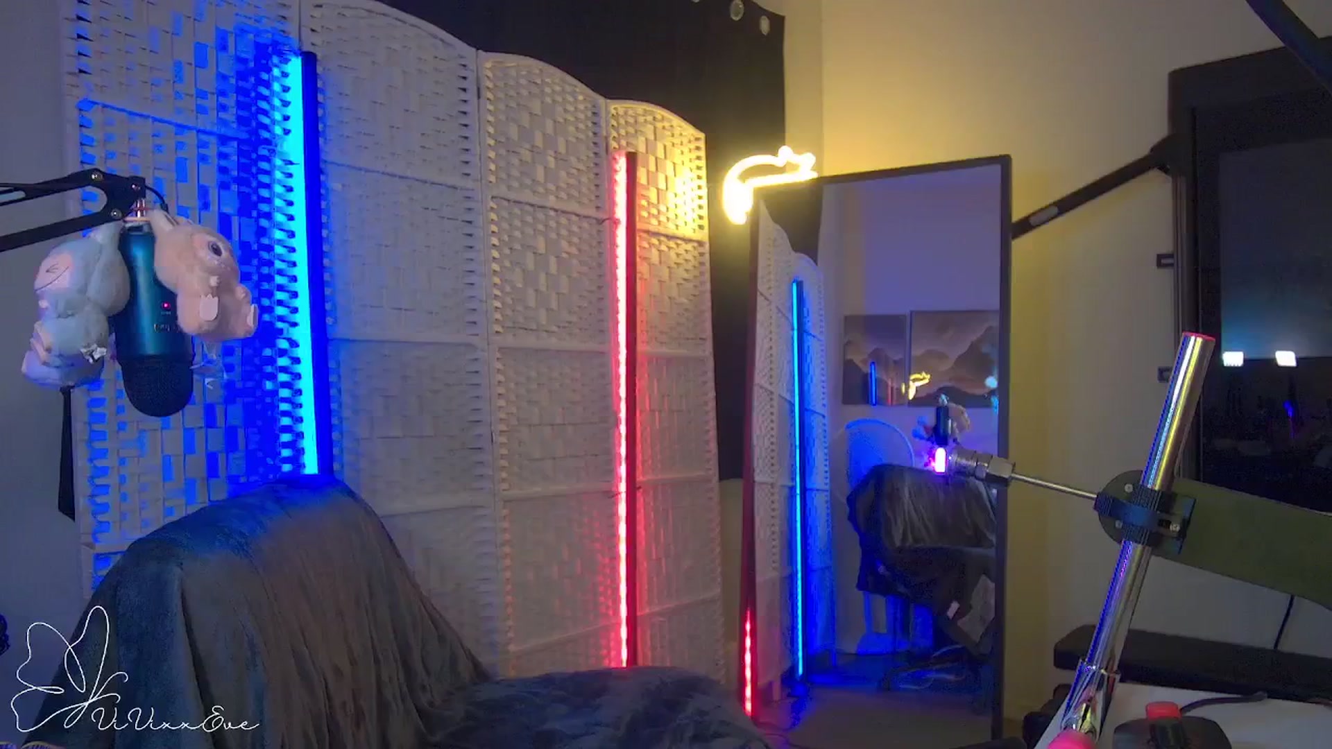 Gallery image thumbnail from Vivixxeve's myfreecams stream on, 10/18/2025, 06:20 image 18 of 20