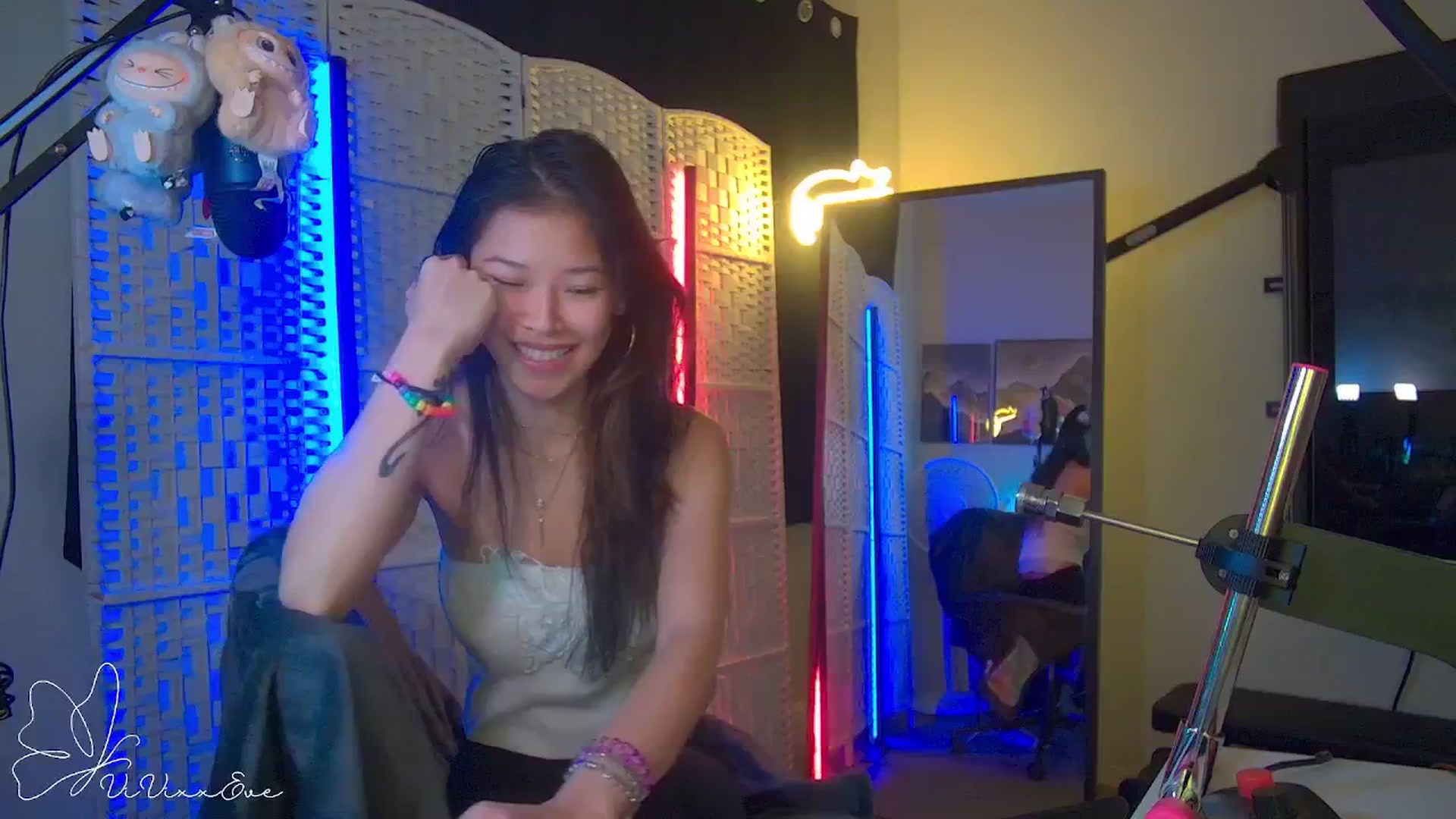 Gallery image thumbnail from Vivixxeve's myfreecams stream on, 10/18/2025, 06:20 image 2 of 20