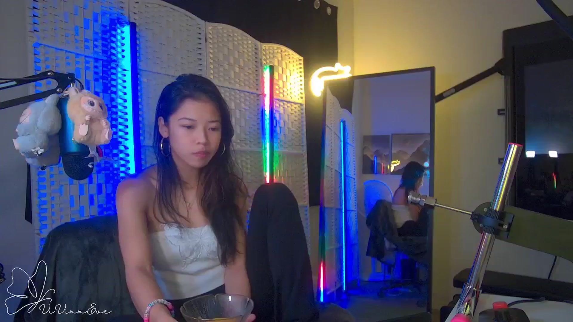 Gallery image thumbnail from Vivixxeve's myfreecams stream on, 10/18/2025, 06:20 image 14 of 20