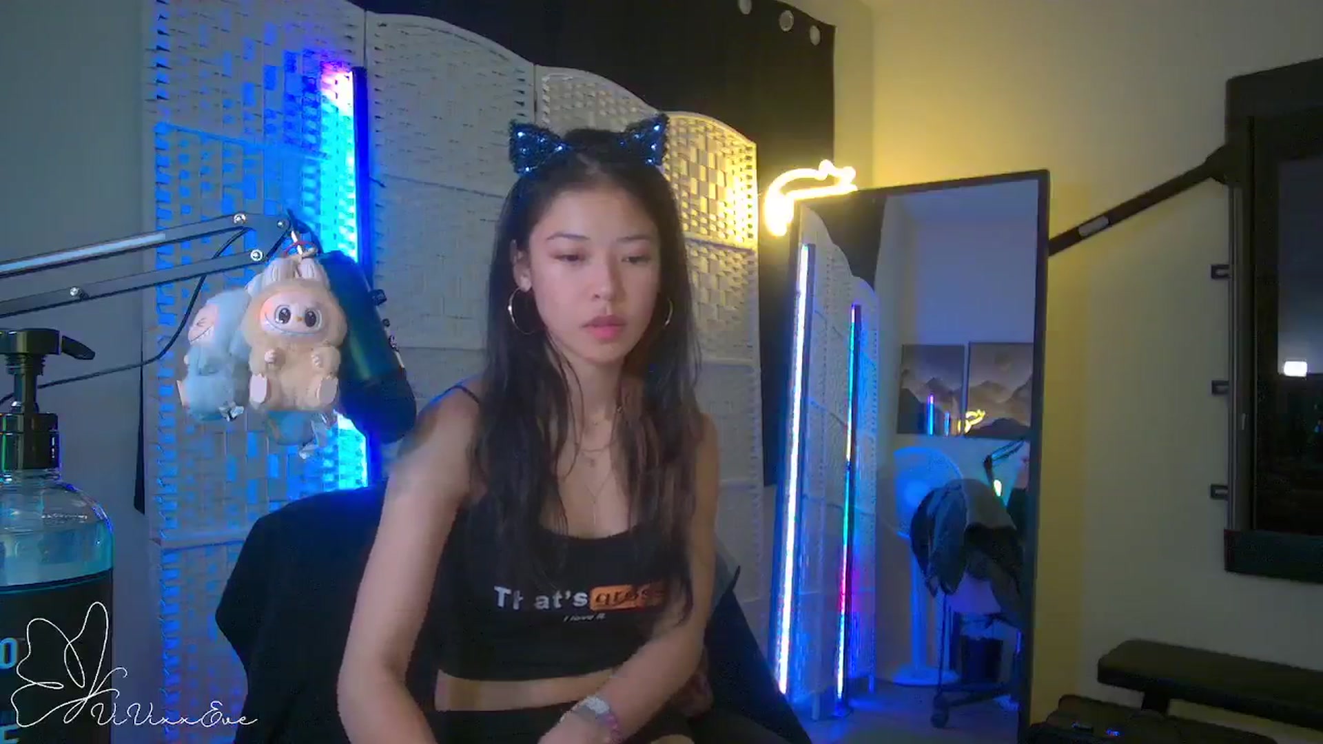 Gallery image thumbnail from Vivixxeve's myfreecams stream on, 10/20/2025, 23:08 image 19 of 20