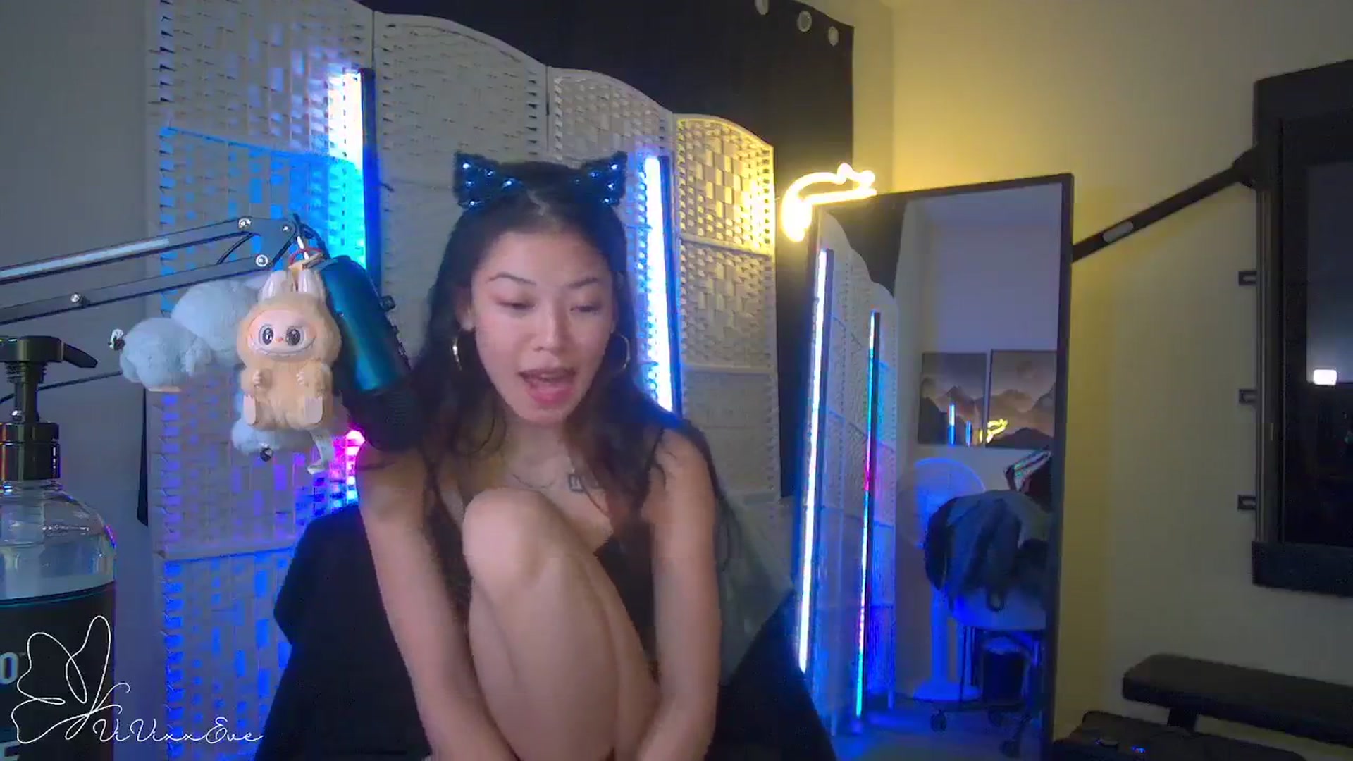 Gallery image thumbnail from Vivixxeve's myfreecams stream on, 10/20/2025, 23:08 image 16 of 20