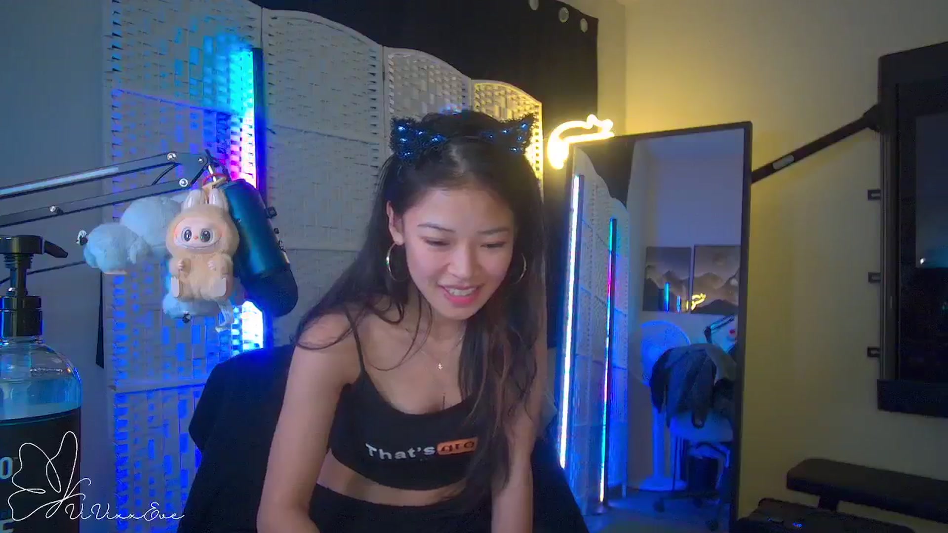 Gallery image thumbnail from Vivixxeve's myfreecams stream on, 10/20/2025, 23:08 image 17 of 20