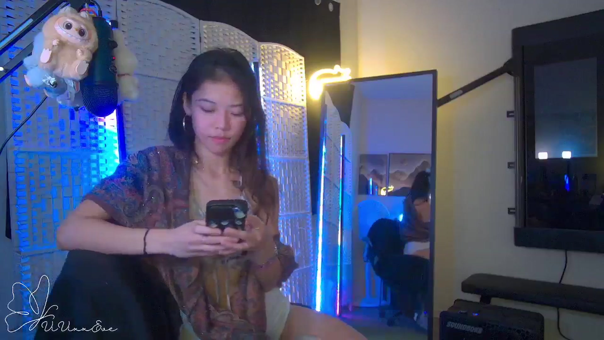 Gallery image thumbnail from Vivixxeve's myfreecams stream on, 10/22/2025, 02:26 image 7 of 20