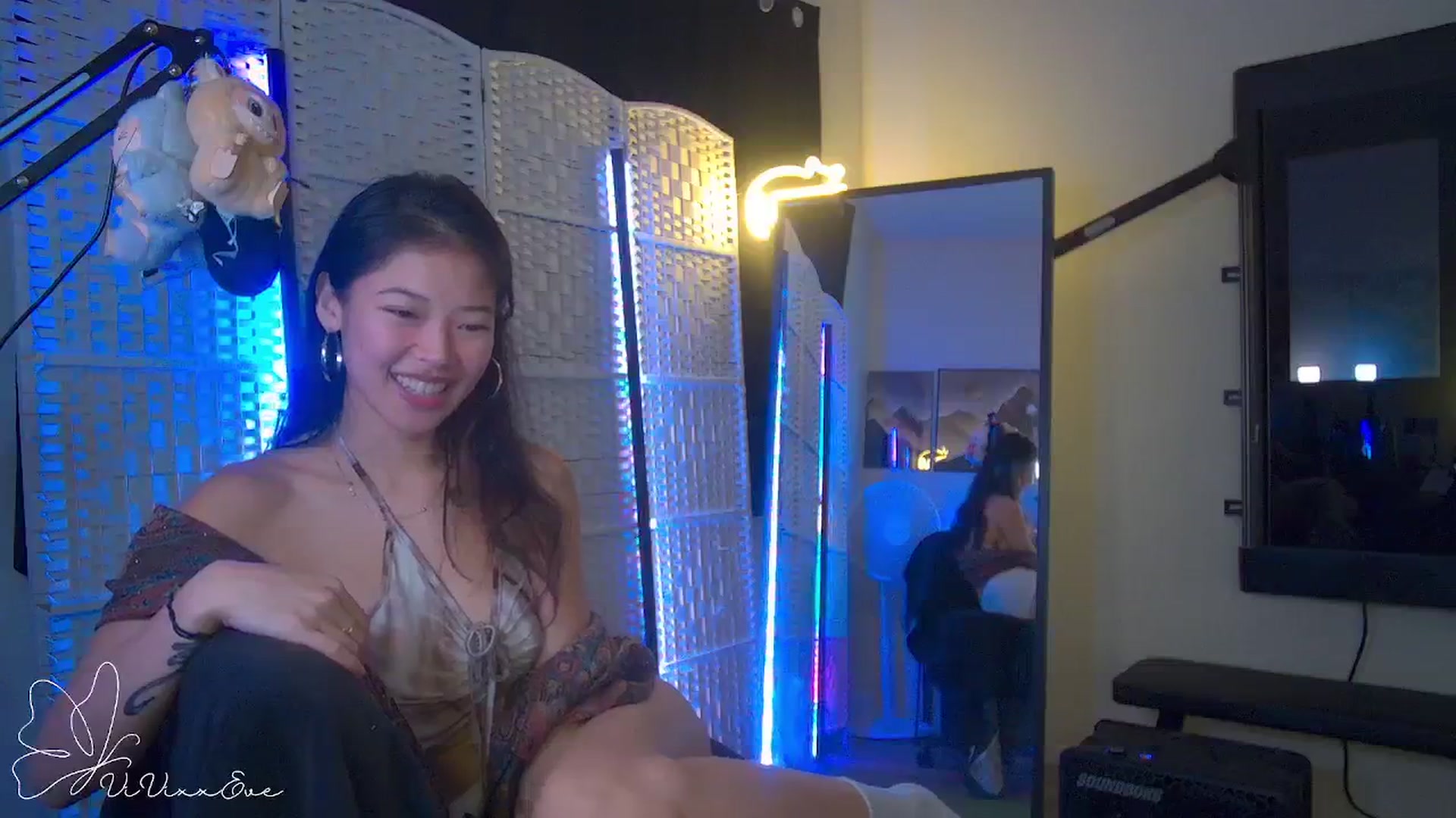 Gallery image thumbnail from Vivixxeve's myfreecams stream on, 10/22/2025, 02:26 image 10 of 20