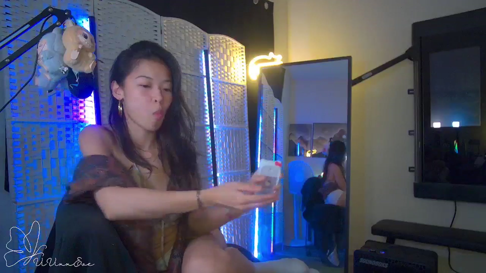 Gallery image thumbnail from Vivixxeve's myfreecams stream on, 10/22/2025, 02:26 image 11 of 20