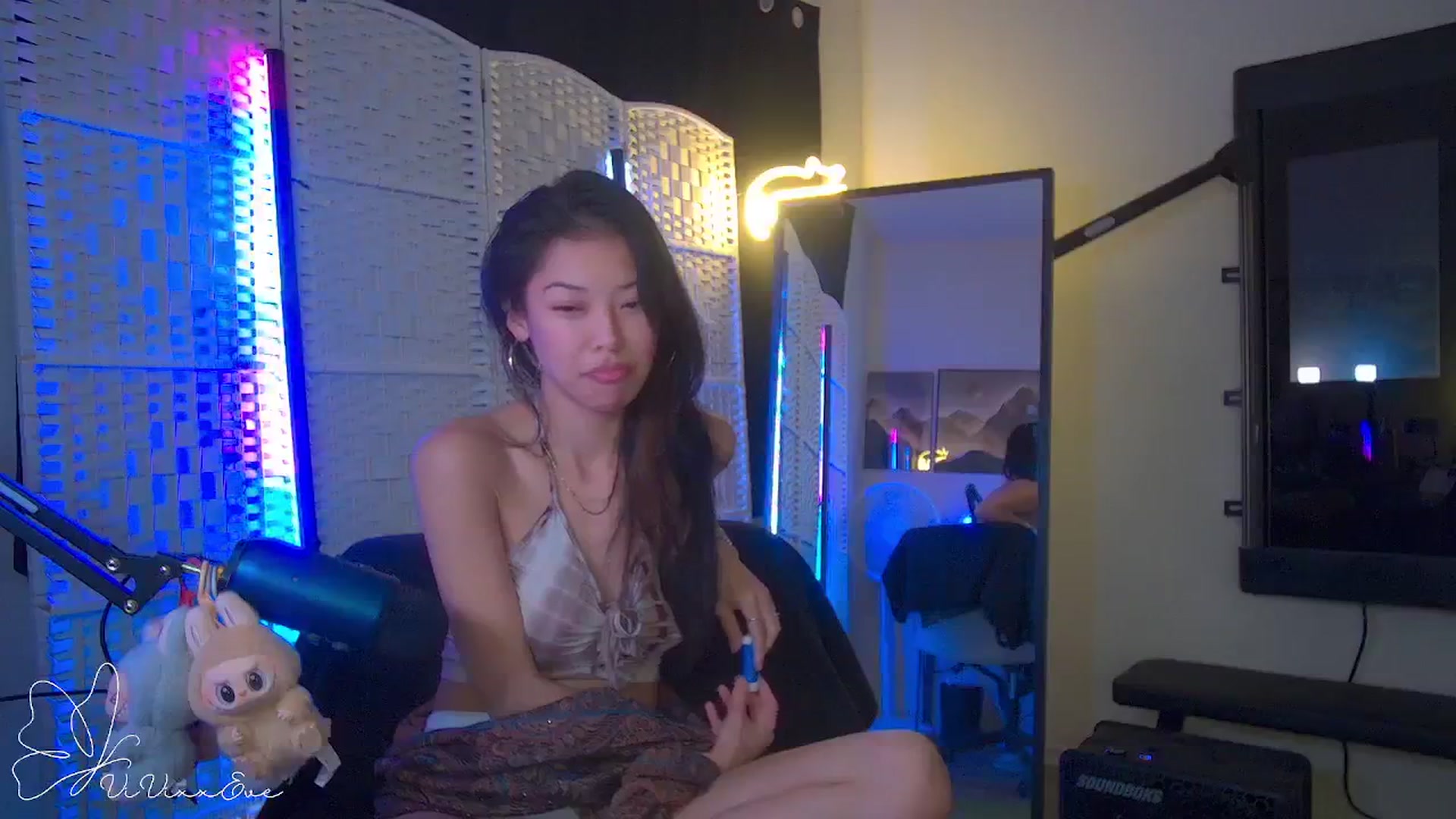 Gallery image thumbnail from Vivixxeve's myfreecams stream on, 10/22/2025, 02:26 image 16 of 20