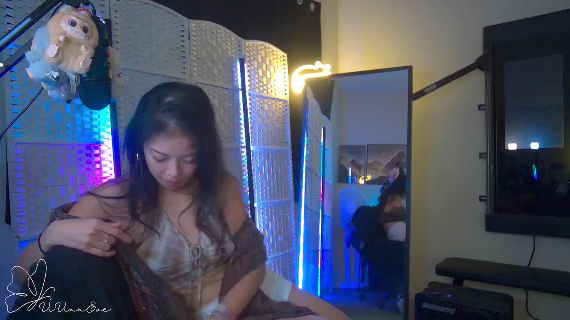 Gallery image thumbnail from Vivixxeve's myfreecams stream on, 10/22/2025, 02:26 image 9 of 20