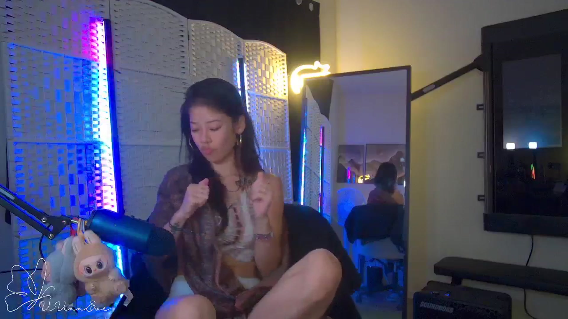Gallery image thumbnail from Vivixxeve's myfreecams stream on, 10/22/2025, 02:26 image 15 of 20
