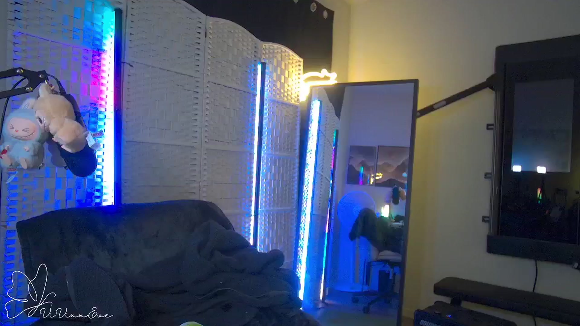 Gallery image thumbnail from Vivixxeve's myfreecams stream on, 10/23/2025, 05:51 image 5 of 20