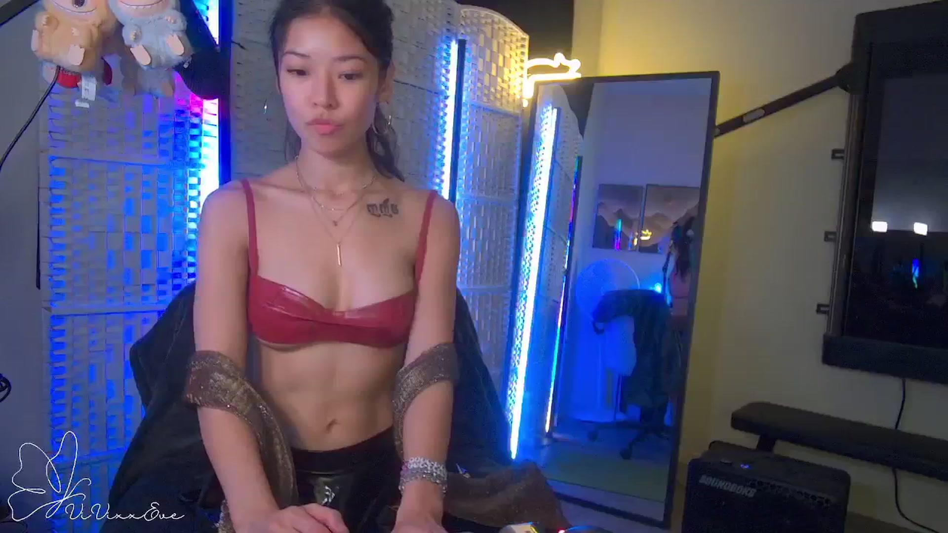 Gallery image thumbnail from Vivixxeve's myfreecams stream on, 10/24/2025, 02:16 image 20 of 20