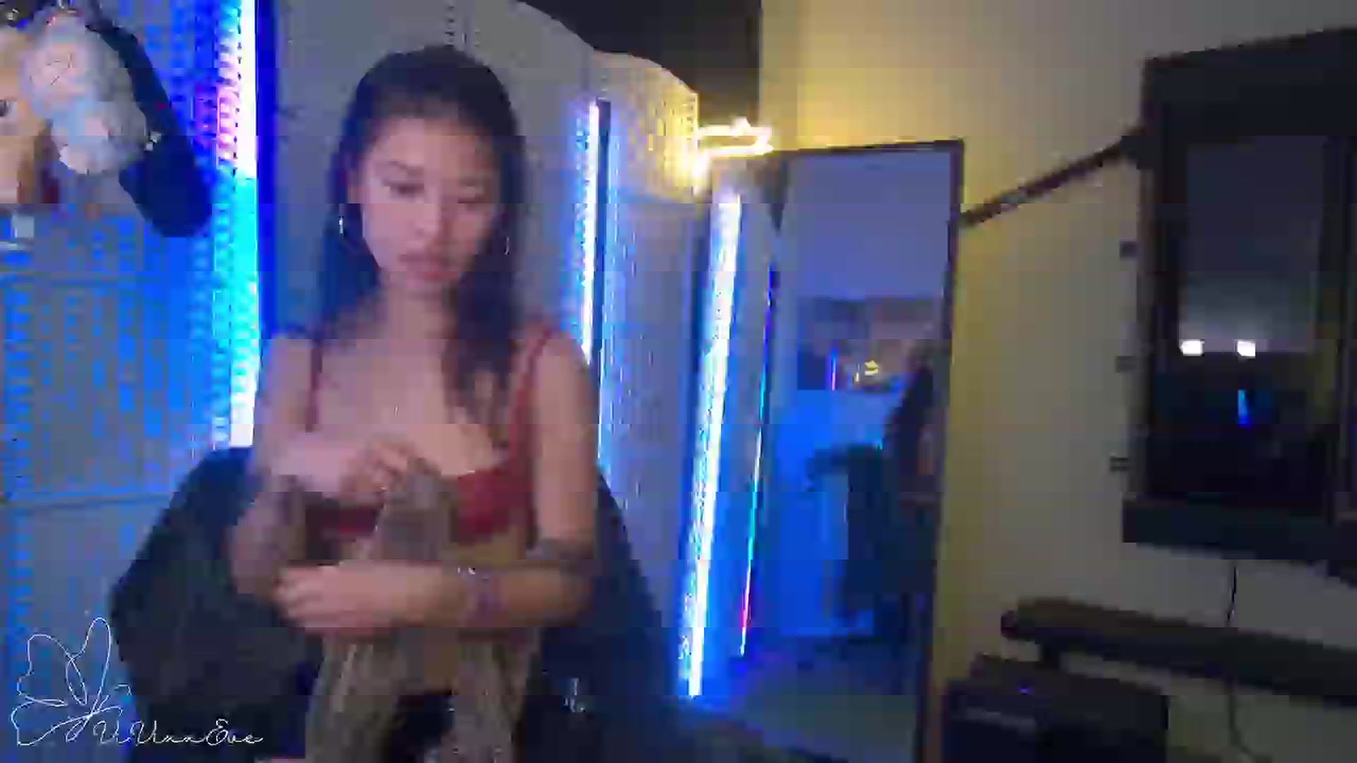 Gallery image thumbnail from Vivixxeve's myfreecams stream on, 10/24/2025, 04:04 image 13 of 20