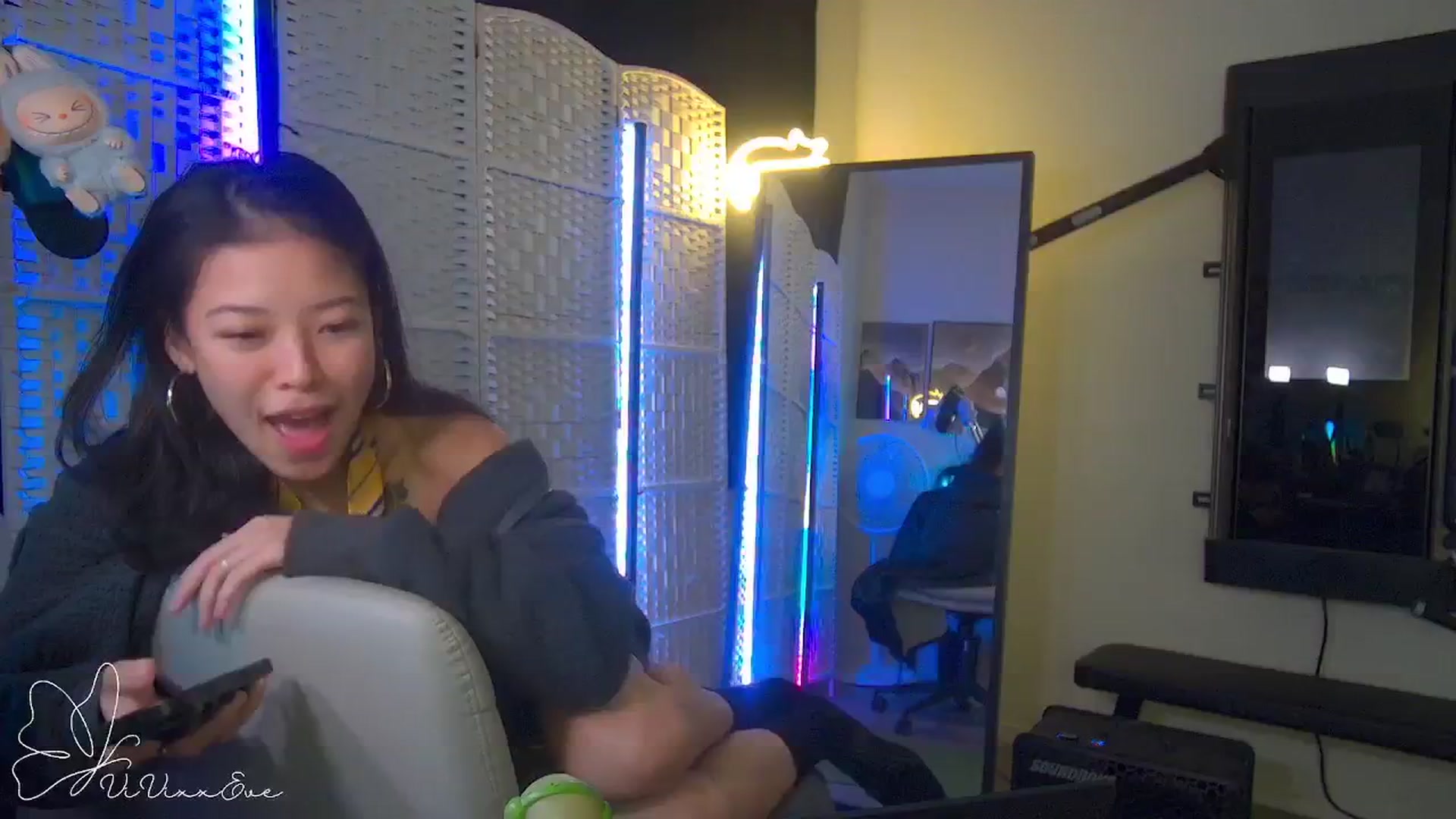 Gallery image thumbnail from Vivixxeve's myfreecams stream on, 10/25/2025, 01:44 image 15 of 20