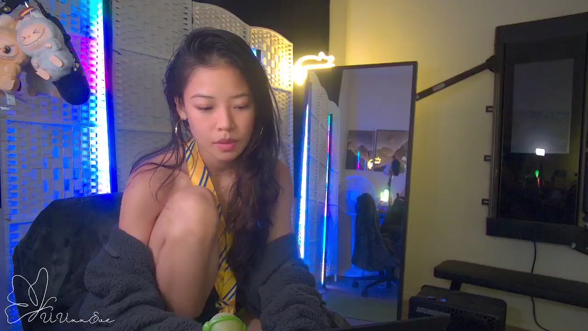 Gallery image thumbnail from Vivixxeve's myfreecams stream on, 10/25/2025, 01:44 image 11 of 20