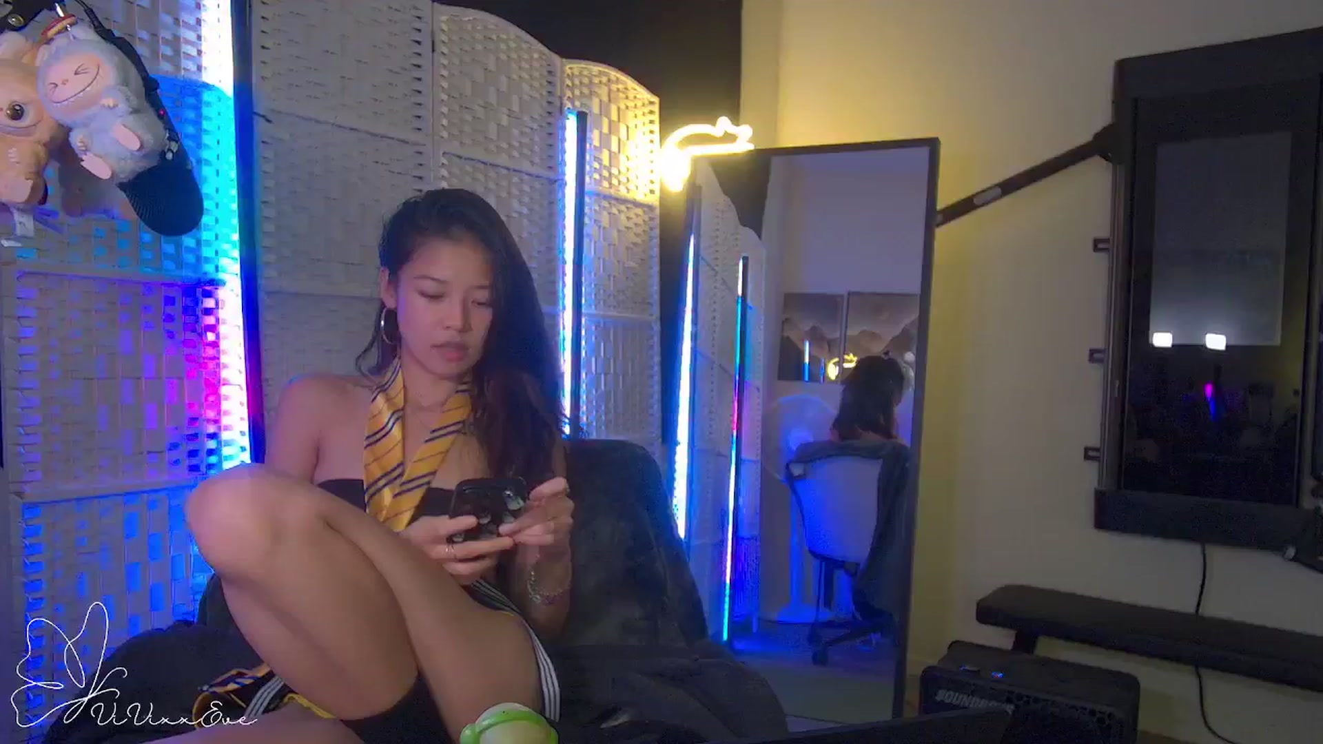 Gallery image thumbnail from Vivixxeve's myfreecams stream on, 10/25/2025, 01:44 image 5 of 20