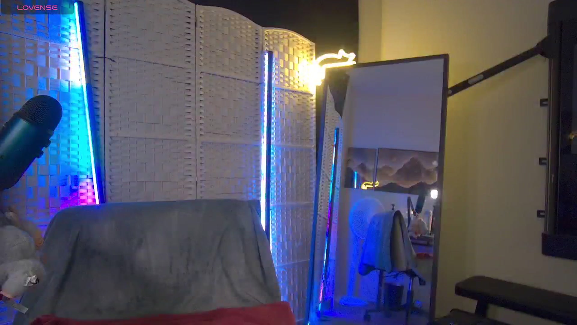 Gallery image thumbnail from Vivixxeve's myfreecams stream on, 10/31/2025, 02:54 image 4 of 20