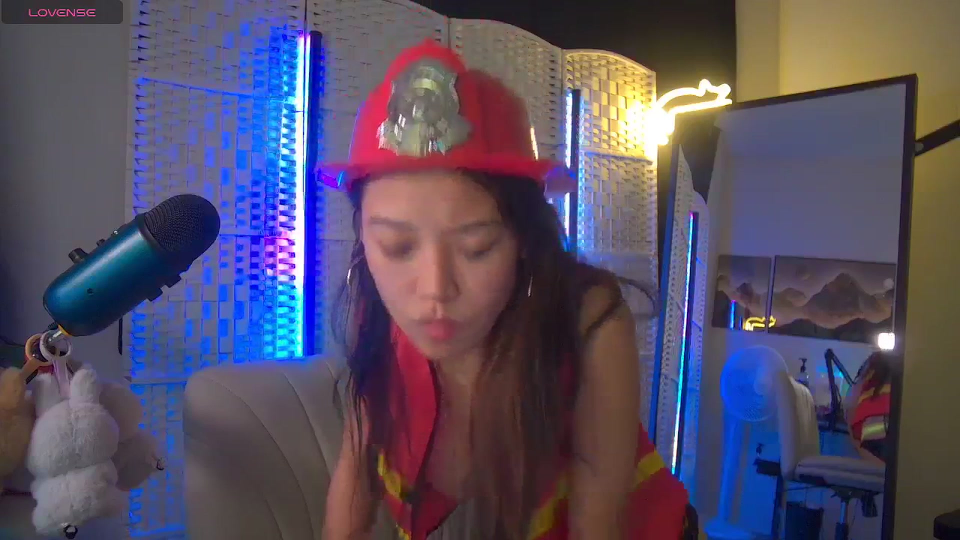 Gallery image thumbnail from Vivixxeve's myfreecams stream on, 10/31/2025, 02:54 image 15 of 20