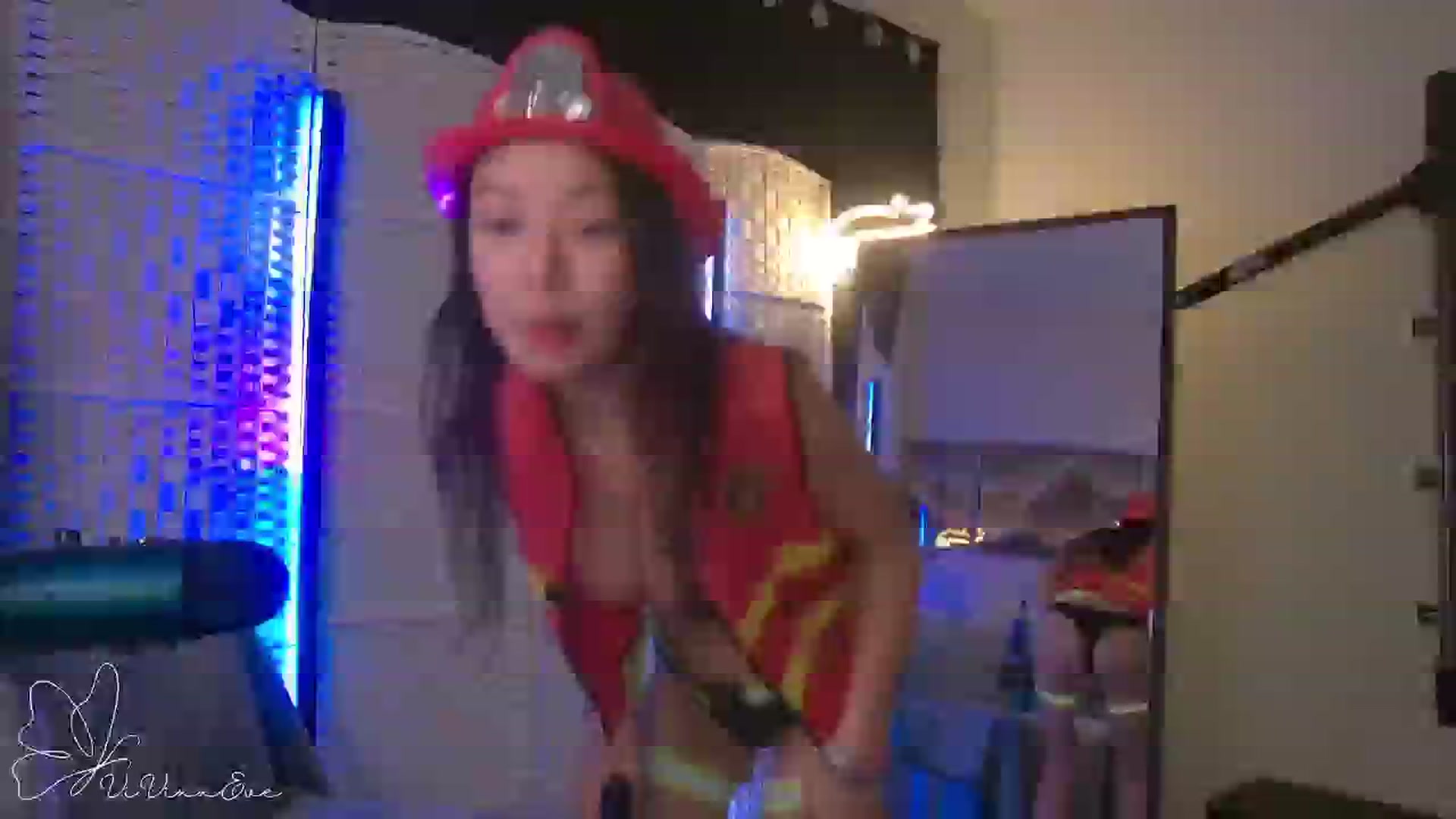 Gallery image thumbnail from Vivixxeve's myfreecams stream on, 10/31/2025, 05:47 image 3 of 20