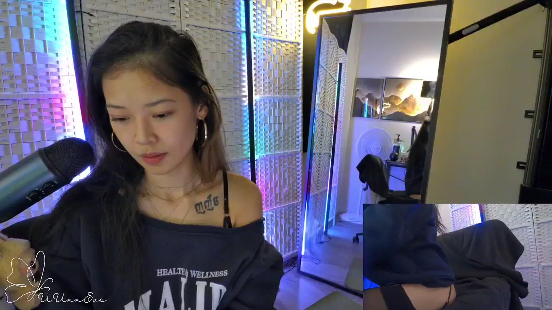Gallery image thumbnail from Vivixxeve's myfreecams stream on, 11/06/2025, 04:19 image 15 of 20