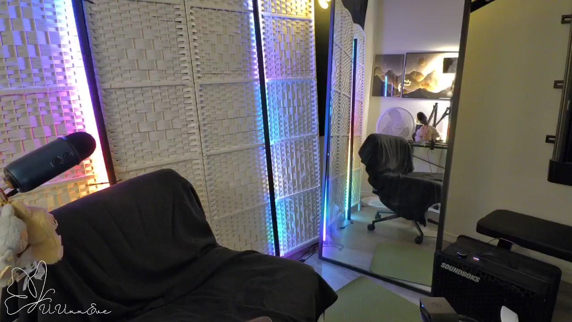 Gallery image thumbnail from Vivixxeve's myfreecams stream on, 11/07/2025, 06:36 image 14 of 20