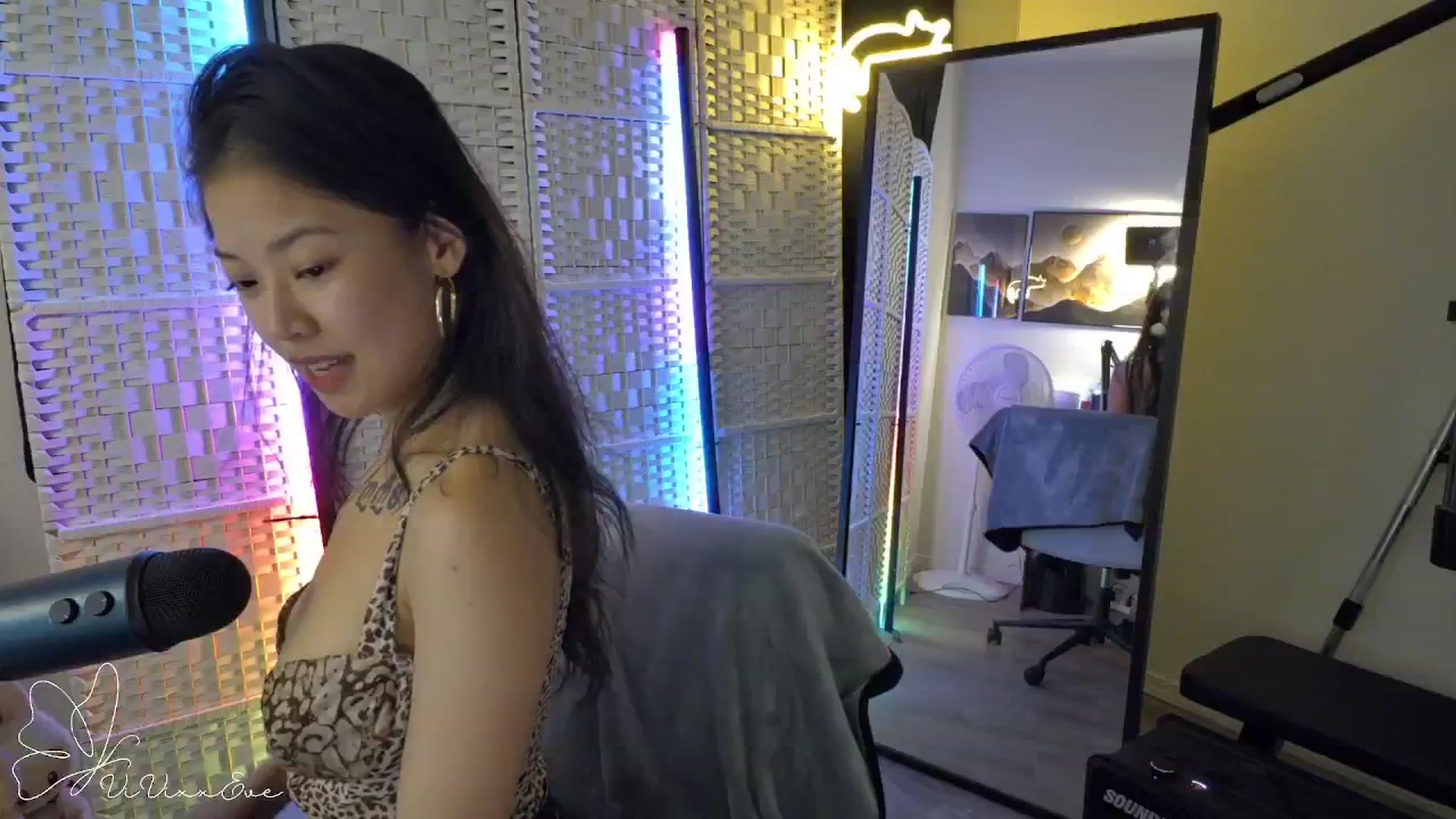 Gallery image thumbnail from Vivixxeve's myfreecams stream on, 11/19/2025, 21:50 image 15 of 20