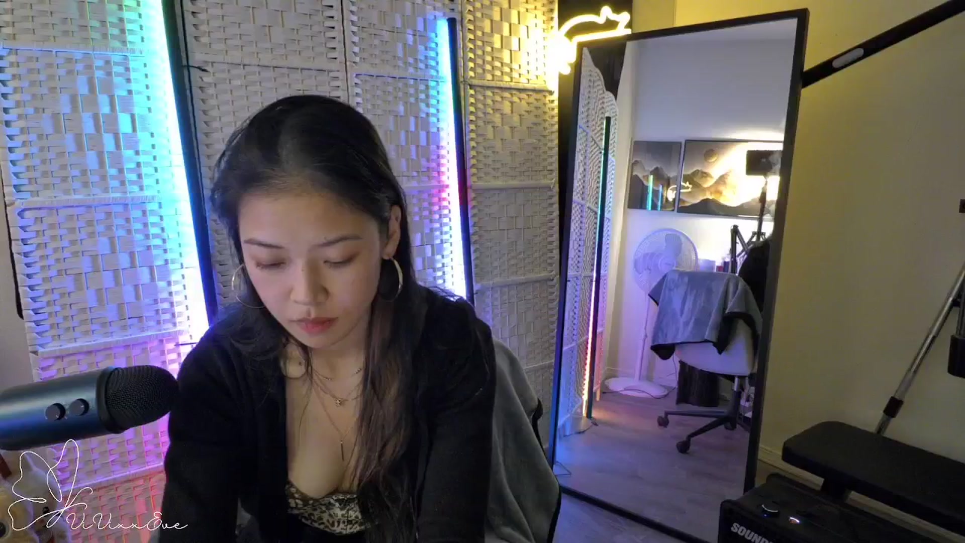 Gallery image thumbnail from Vivixxeve's myfreecams stream on, 11/19/2025, 21:50 image 18 of 20