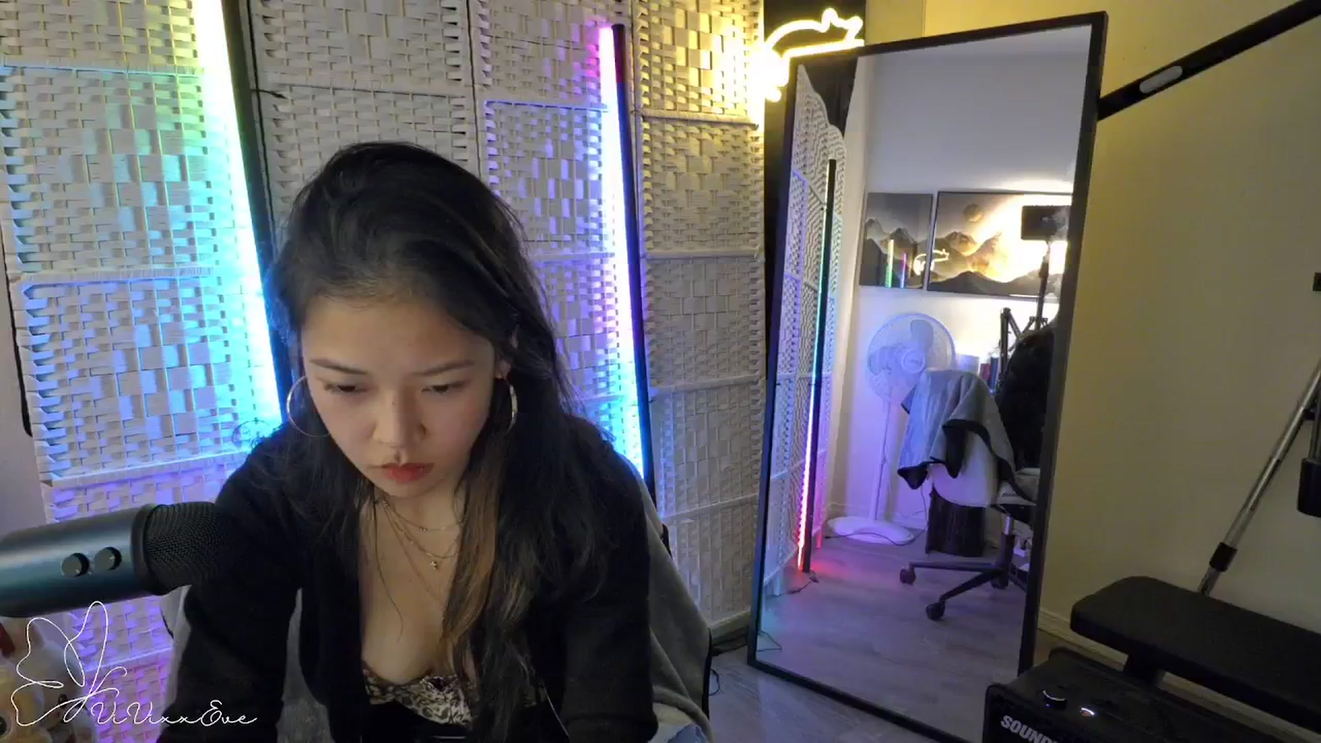 Gallery image thumbnail from Vivixxeve's myfreecams stream on, 11/19/2025, 21:50 image 20 of 20