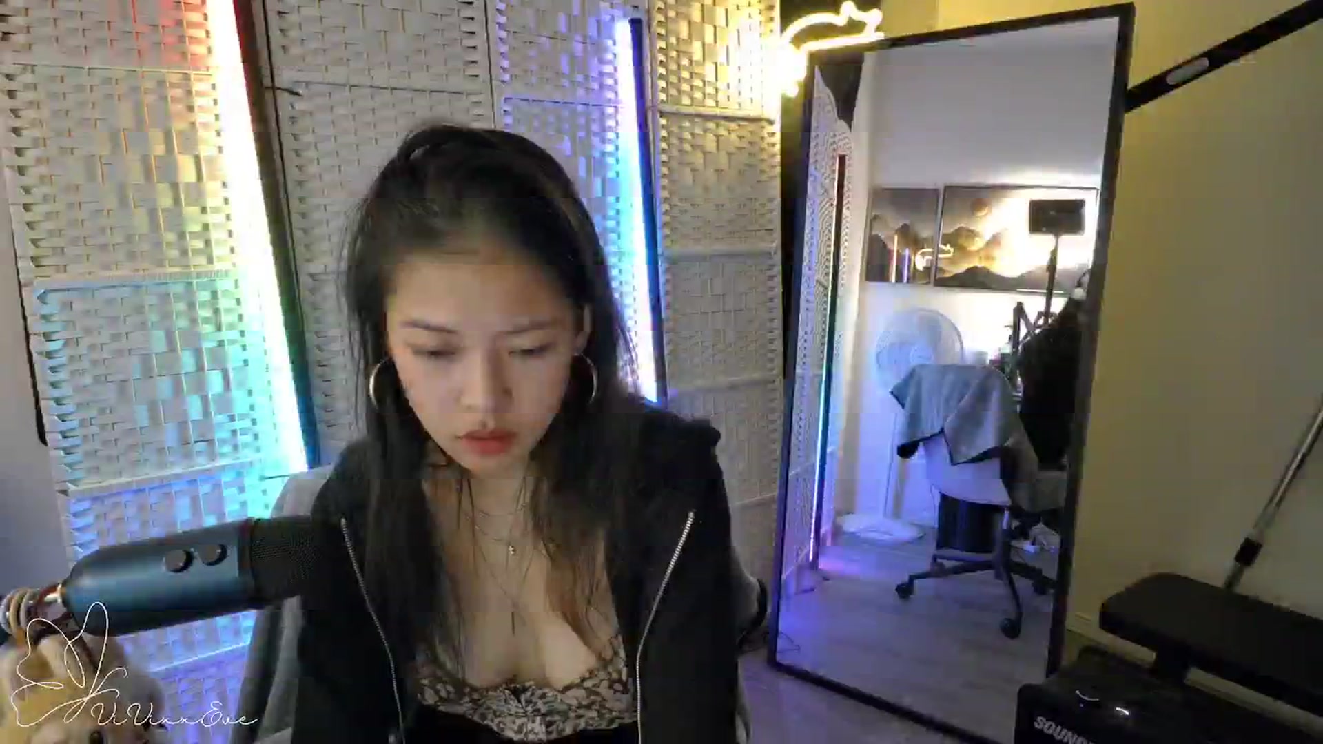 Gallery image thumbnail from Vivixxeve's myfreecams stream on, 11/19/2025, 23:27 image 20 of 20