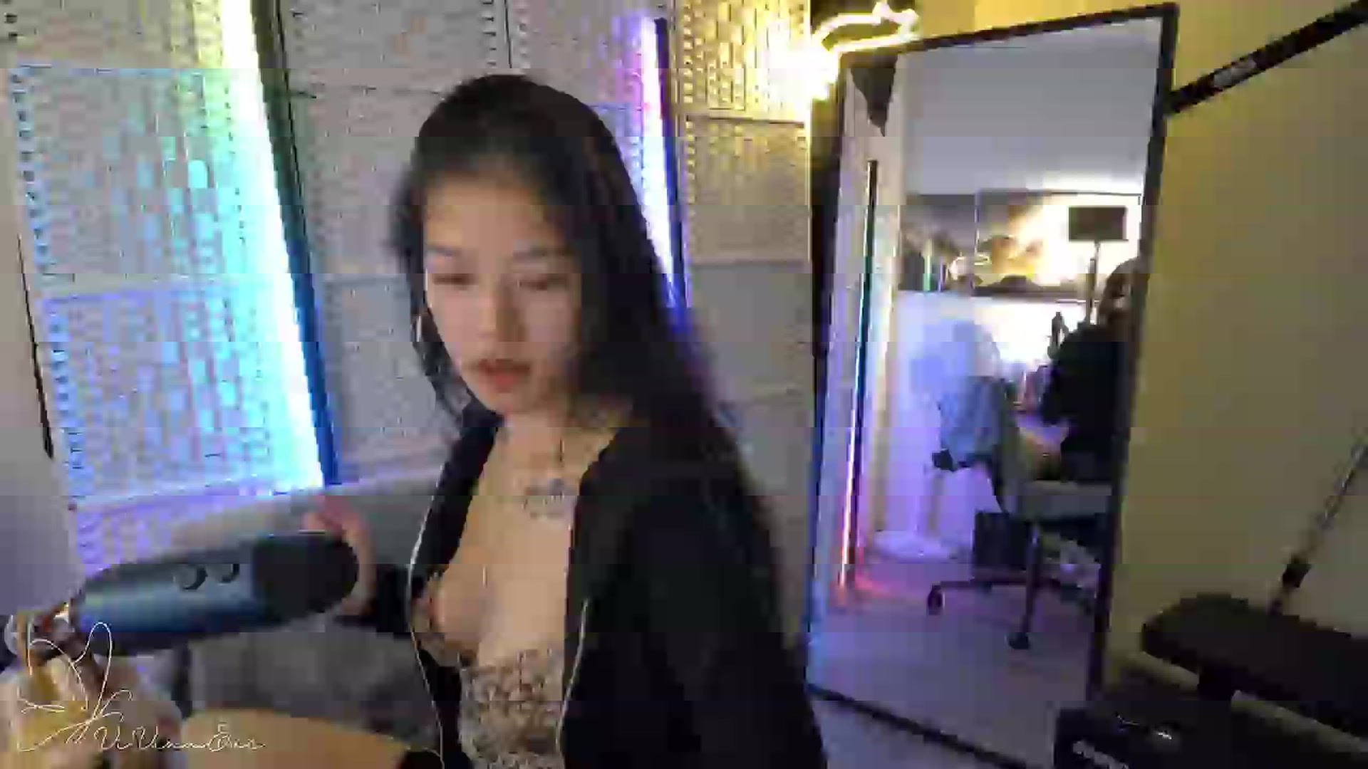 Gallery image thumbnail from Vivixxeve's myfreecams stream on, 11/19/2025, 23:27 image 5 of 20