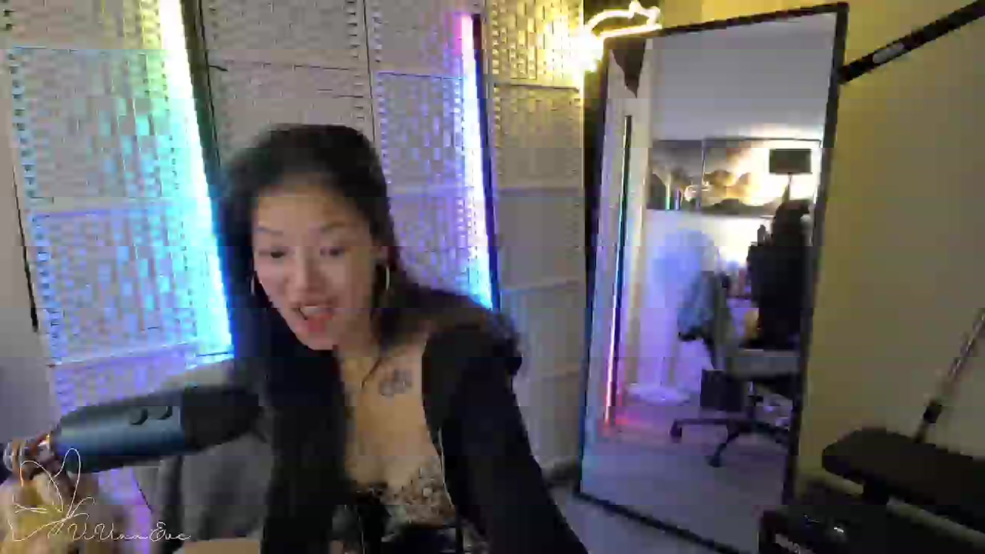Gallery image thumbnail from Vivixxeve's myfreecams stream on, 11/19/2025, 23:27 image 2 of 20