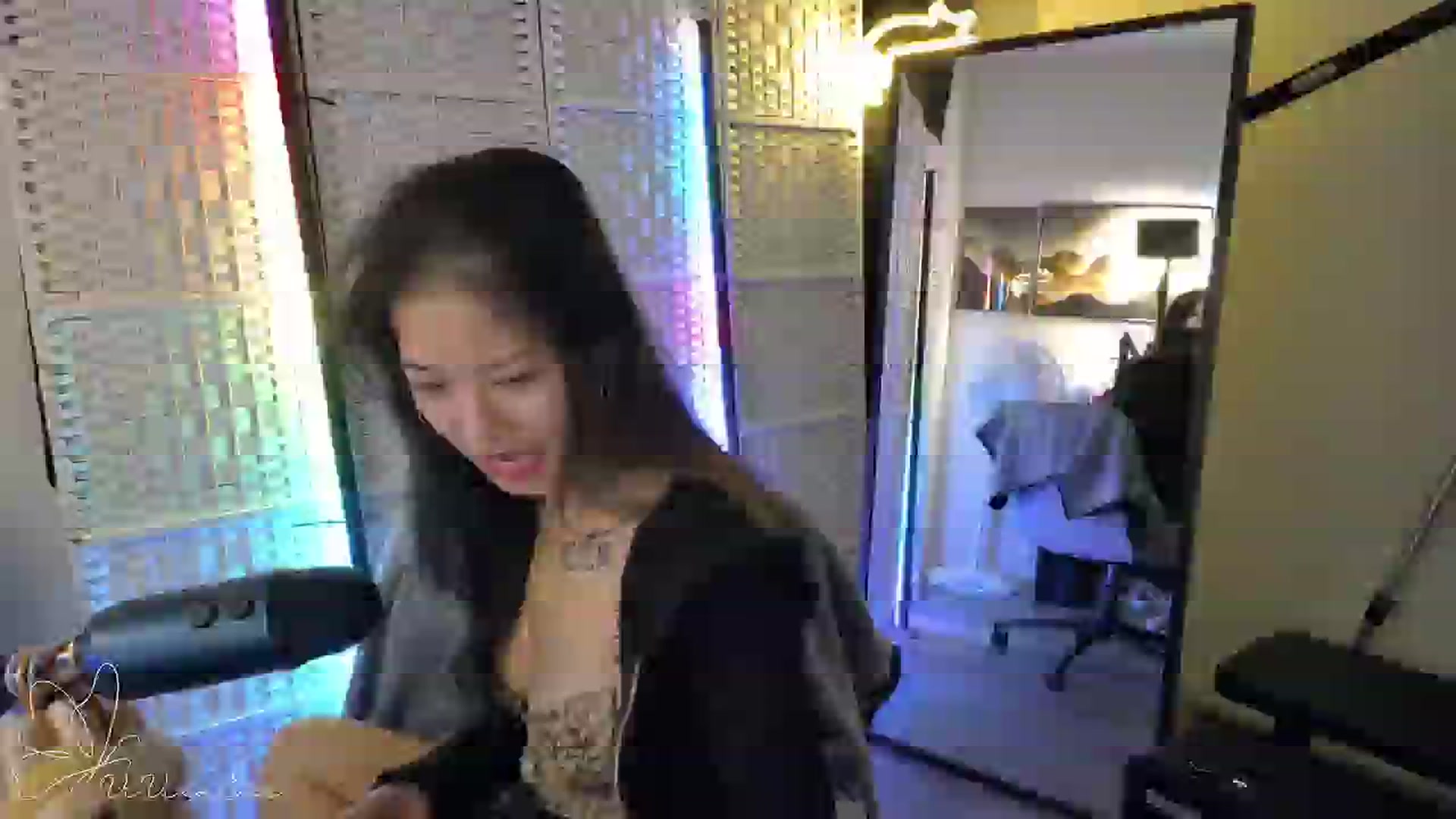 Gallery image thumbnail from Vivixxeve's myfreecams stream on, 11/19/2025, 23:27 image 1 of 20